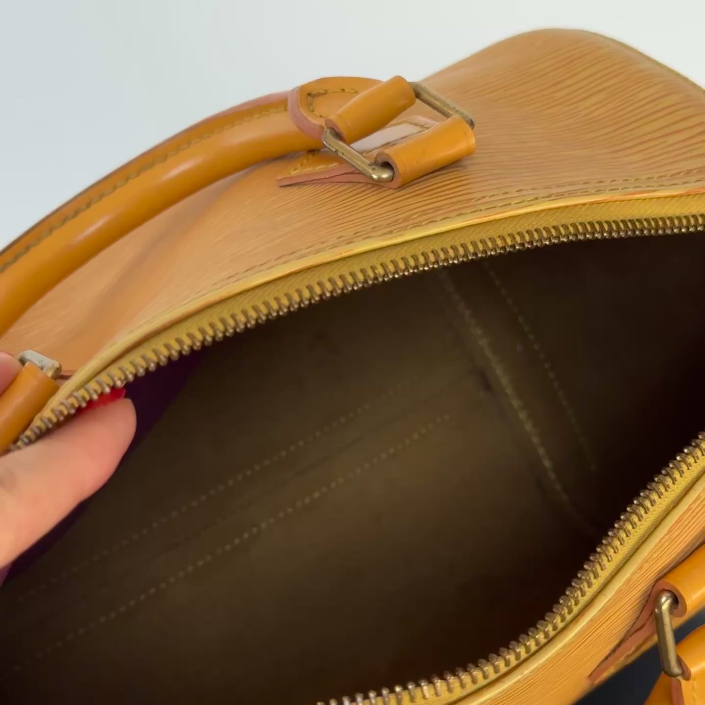Louis Vuitton Epi Leather Speedy 25 Yellow - Queen May