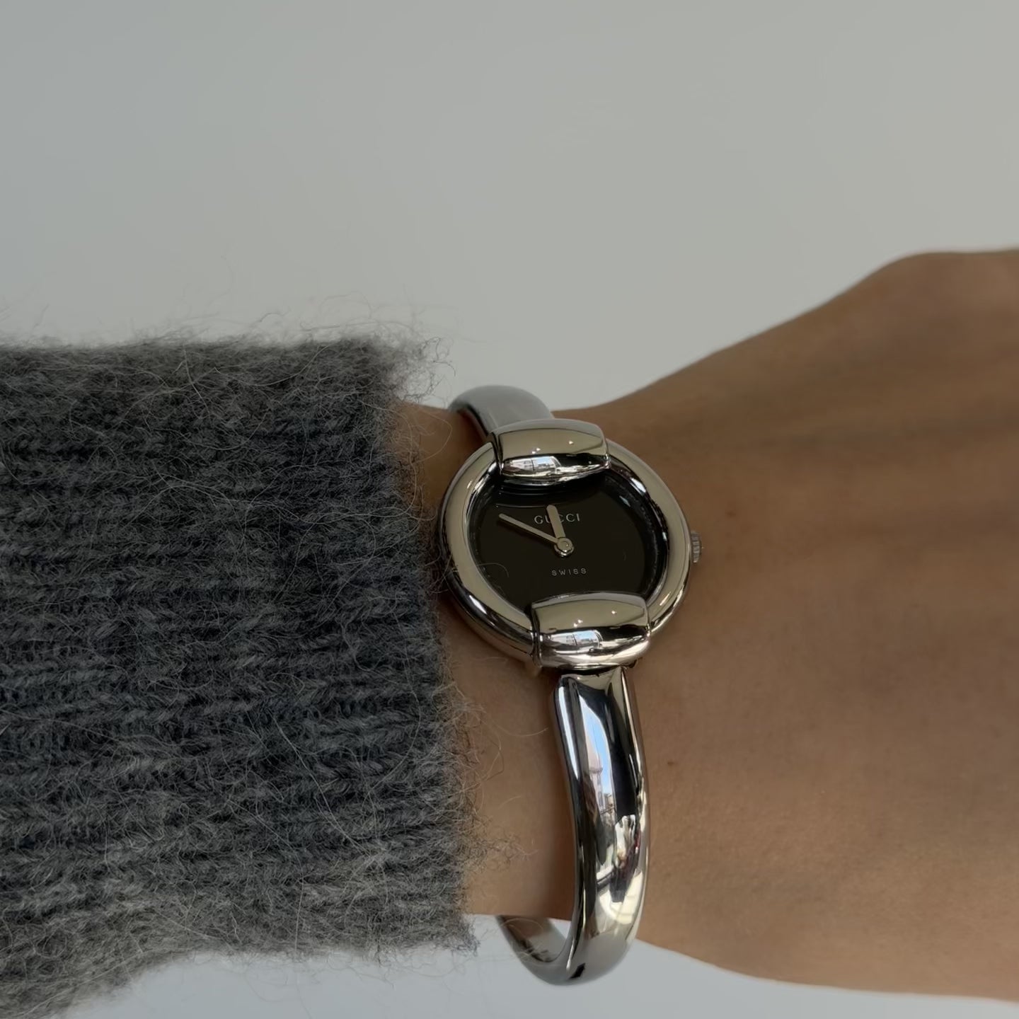 Gucci 1400L Bangle Horsebit Watch Black Dial - Queen May