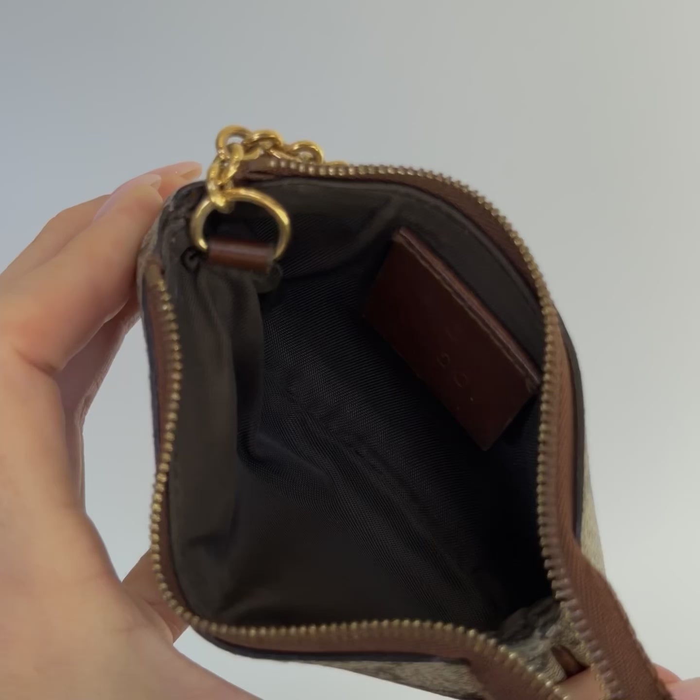 Gucci GG Emblem Key Pouch - Queen May