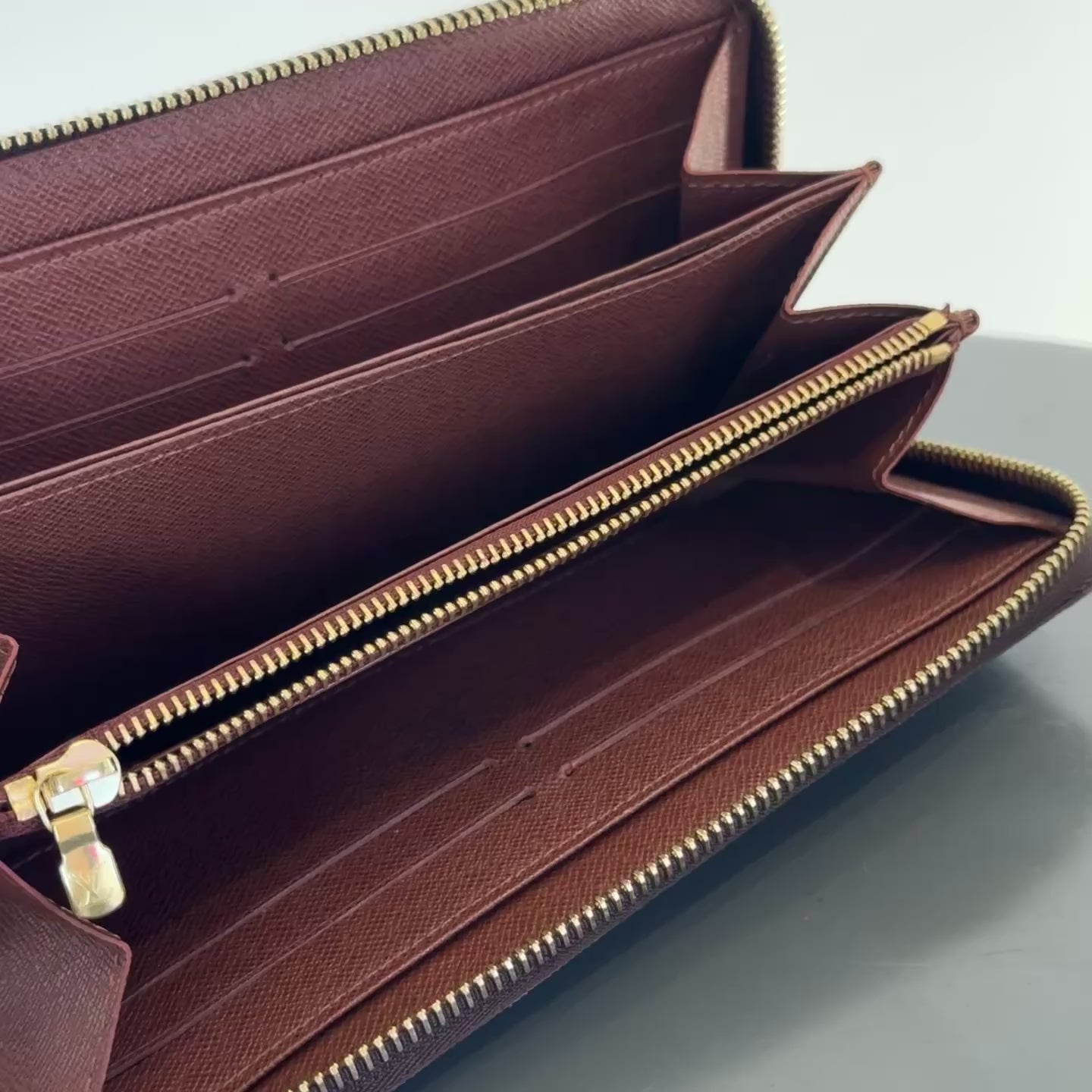 Louis Vuitton Zippy Wallet Monogram - Queen May