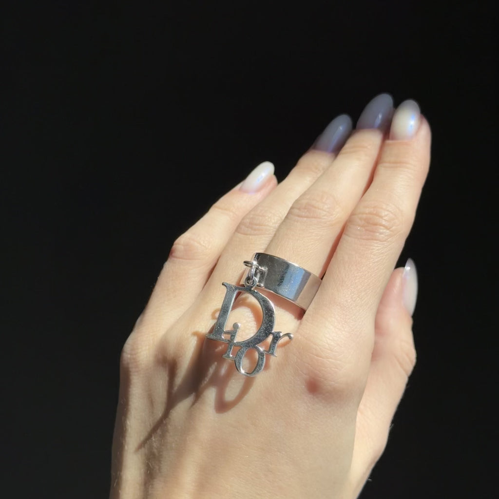 Christian Dior Exboats Logo Ring - Queen May
