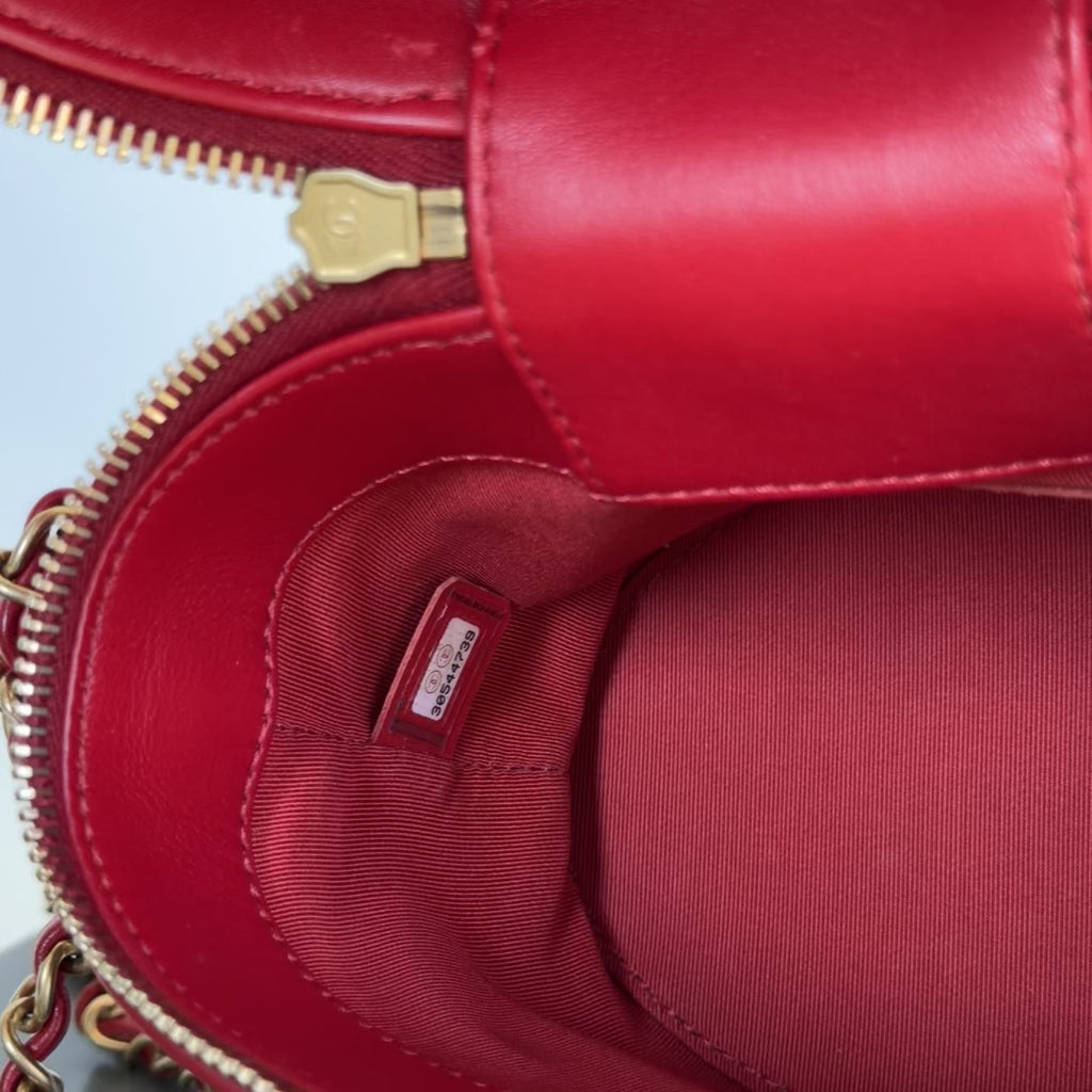 Chanel Pearl Logo Red Top Handle Vanity Case With Chain - Queen May