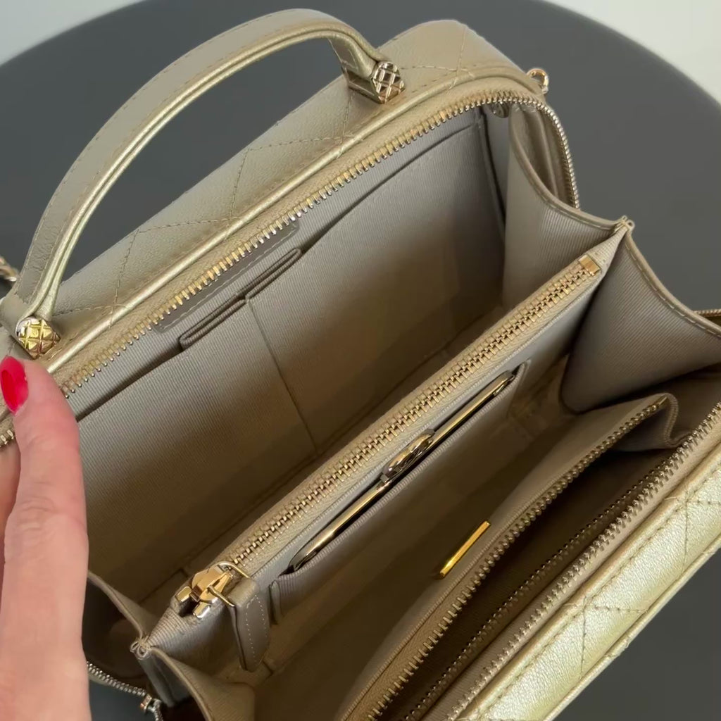 Chanel 22P Top Handle Vanity Case With Mirror - Queen May