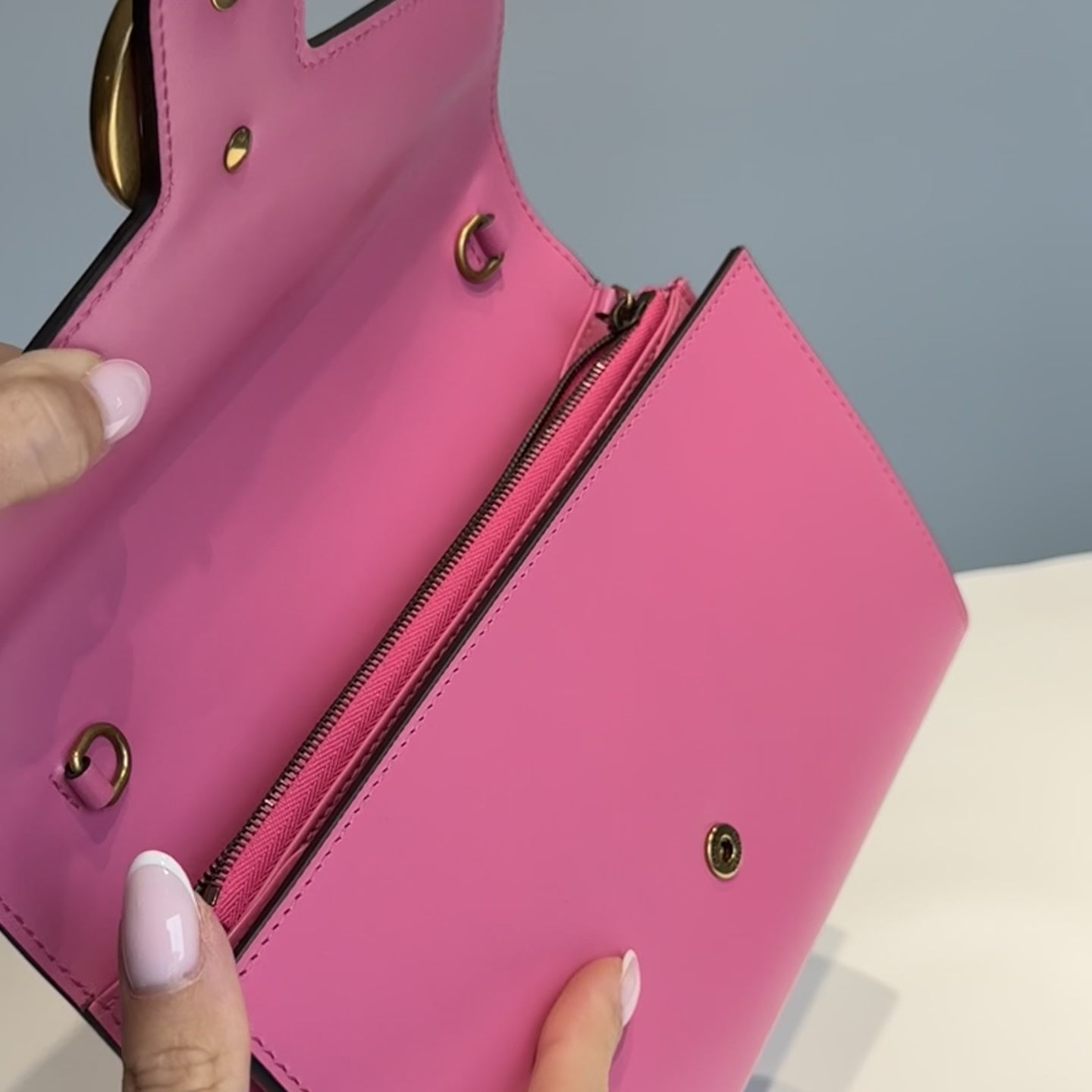 Gucci GG Marmont Chain Wallet Barbie Pink - Queen May