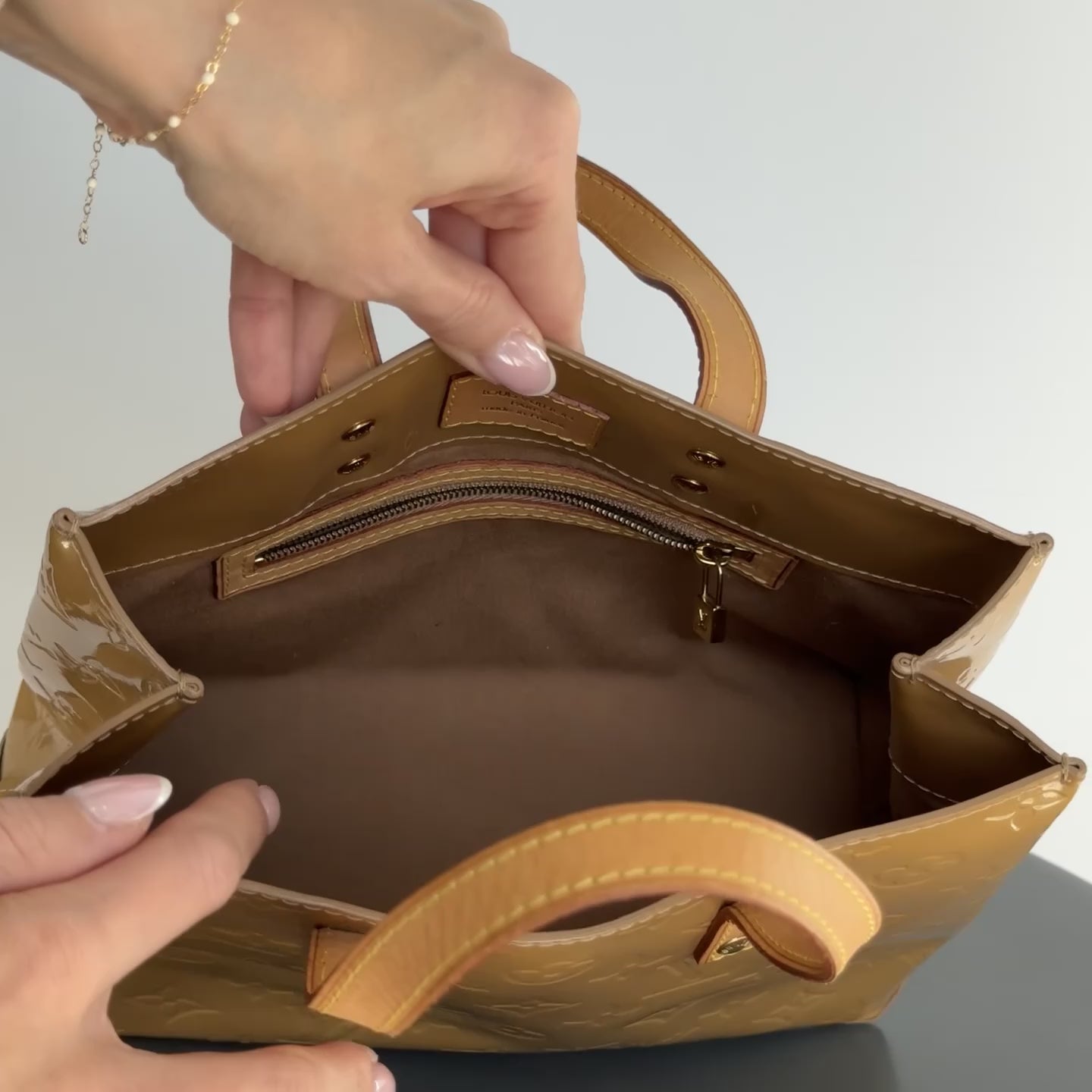 Louis Vuitton Vernis Reade PM Tan - Queen May