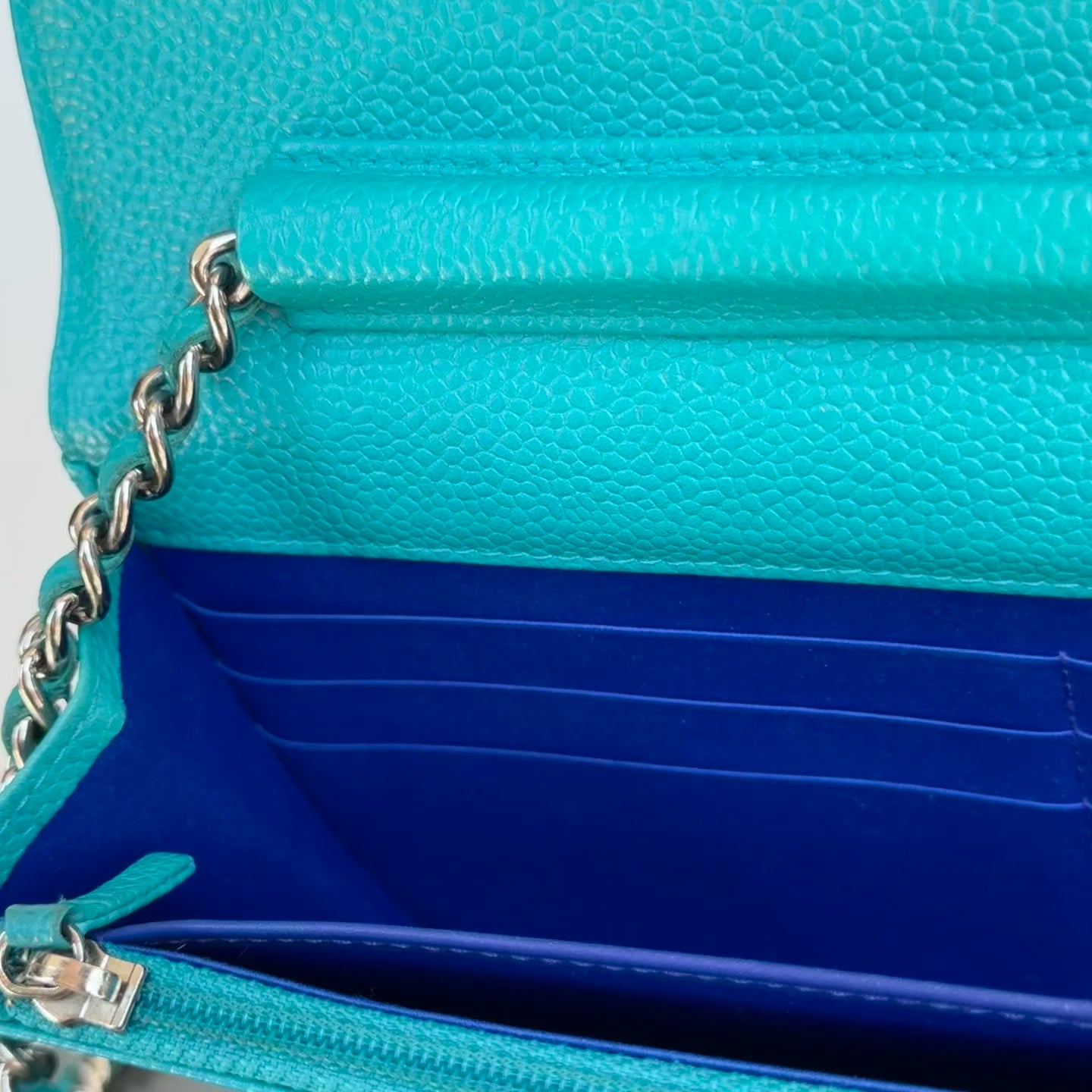 Chanel Caviar Bicolor CC Wallet On Chain - Queen May
