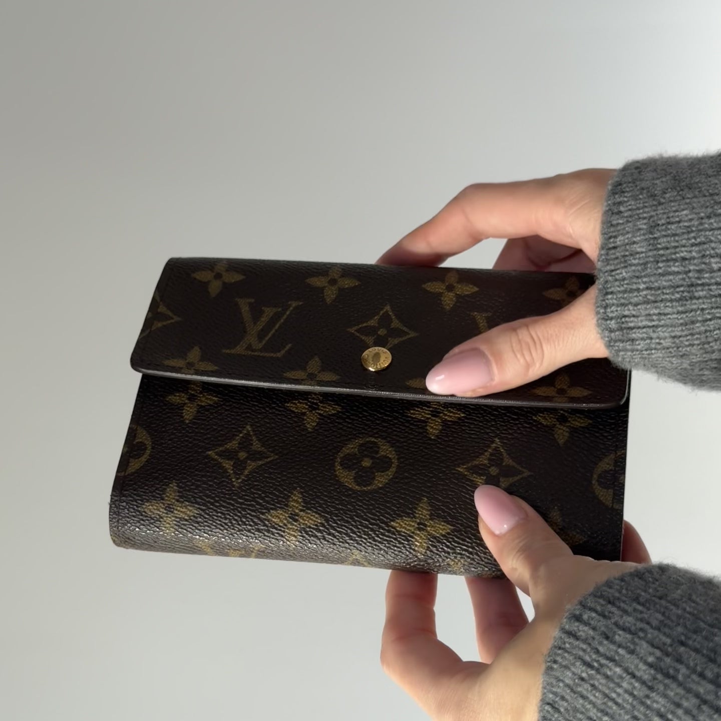 Louis Vuitton Monogram Tri Fold Wallet - Queen May