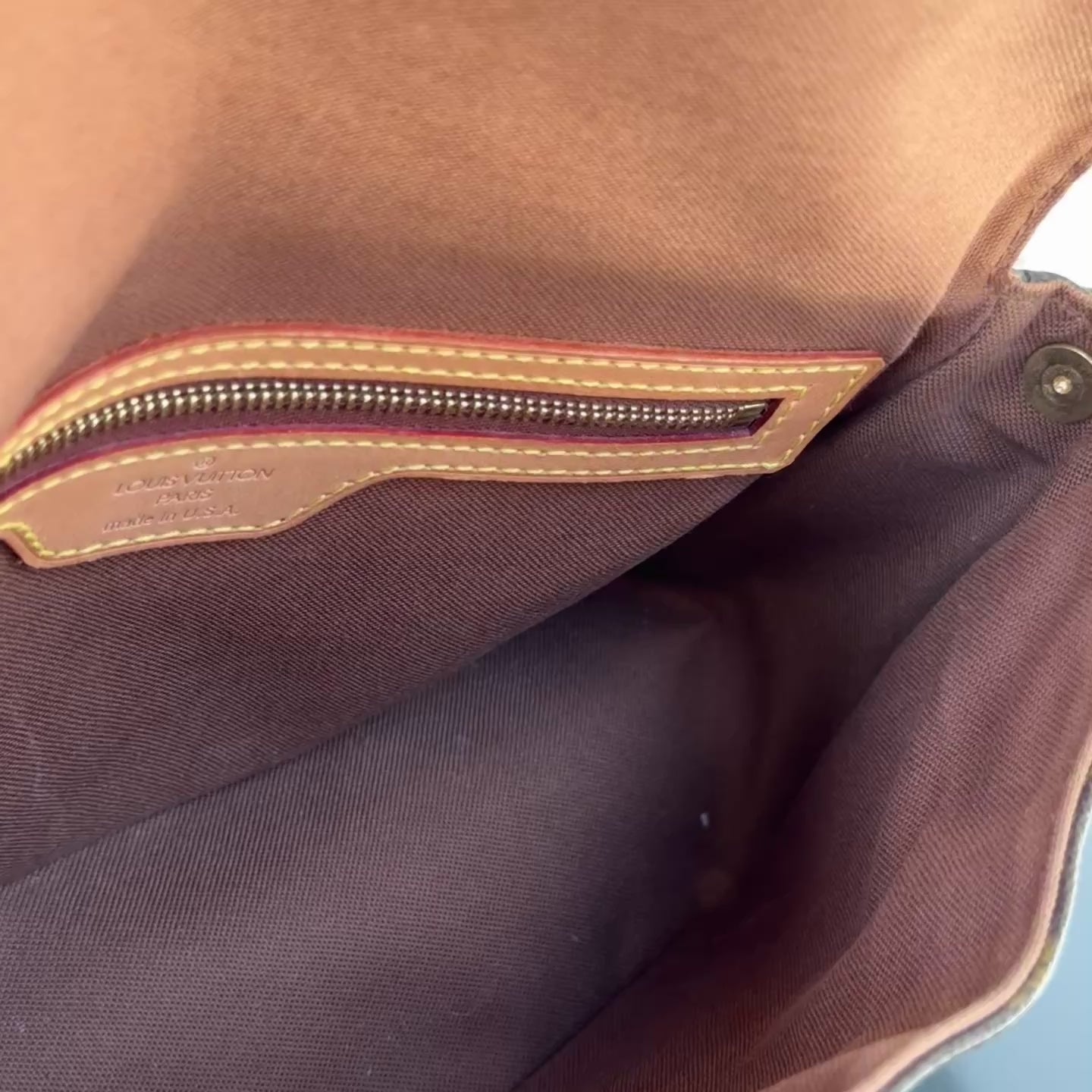 Louis Vuitton Looping PM - Queen May