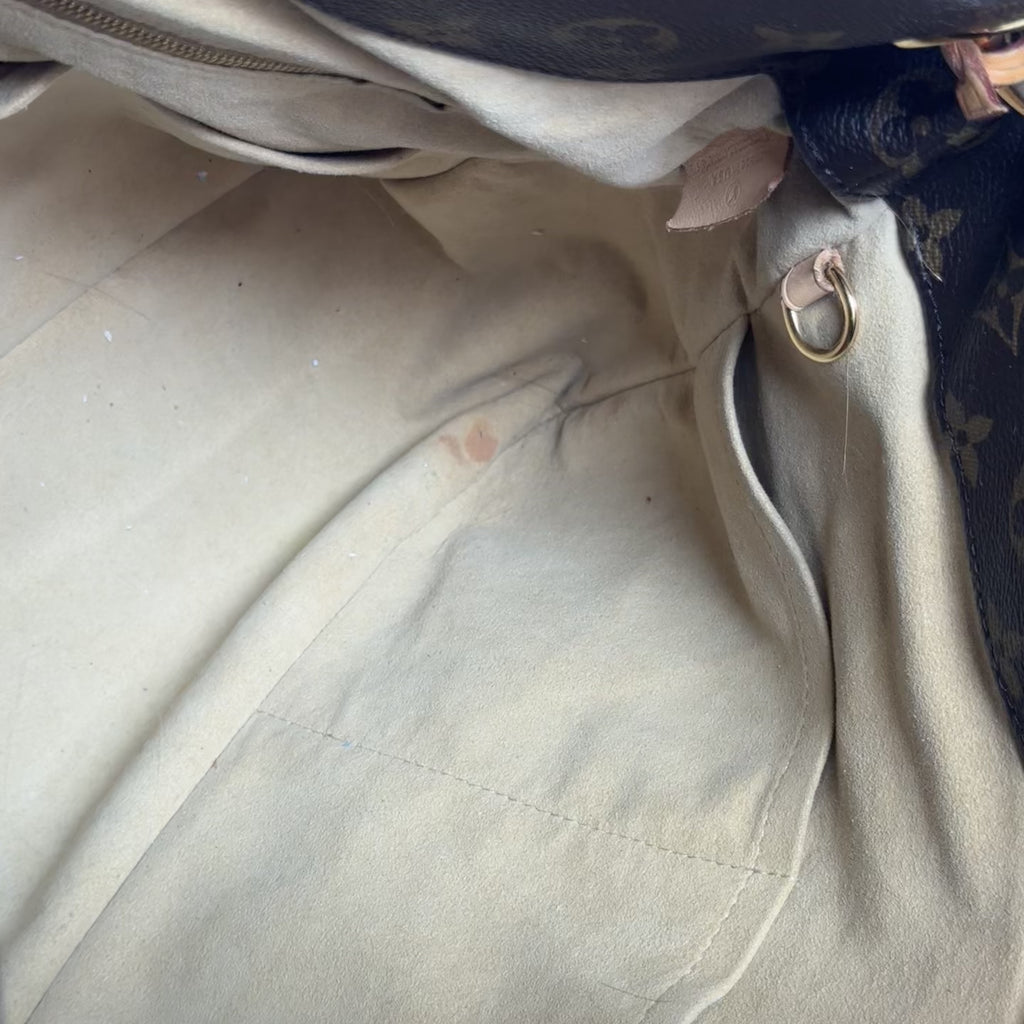 Louis Vuitton Monogram Artsy MM Shoulder Bag - Queen May