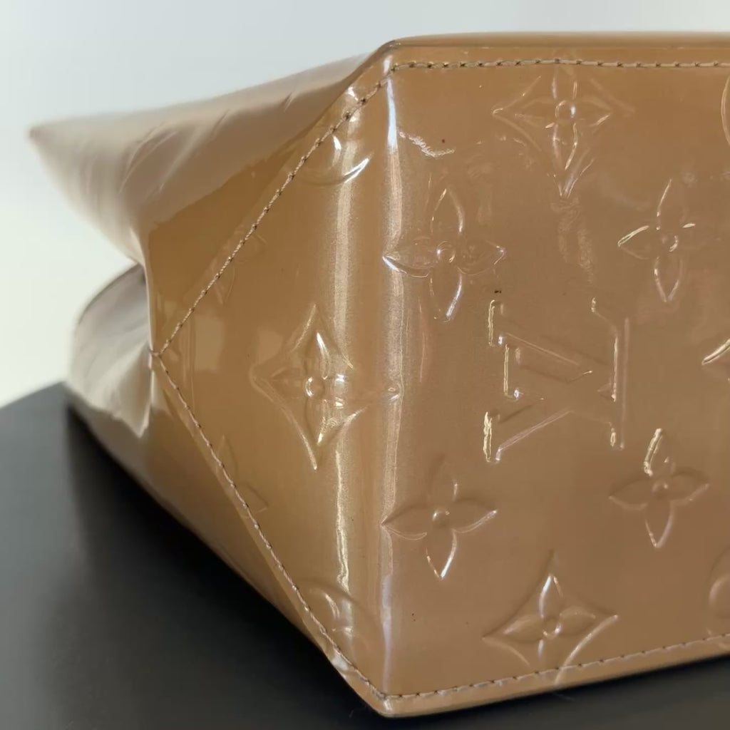 Louis Vuitton Vernis Reade - Queen May