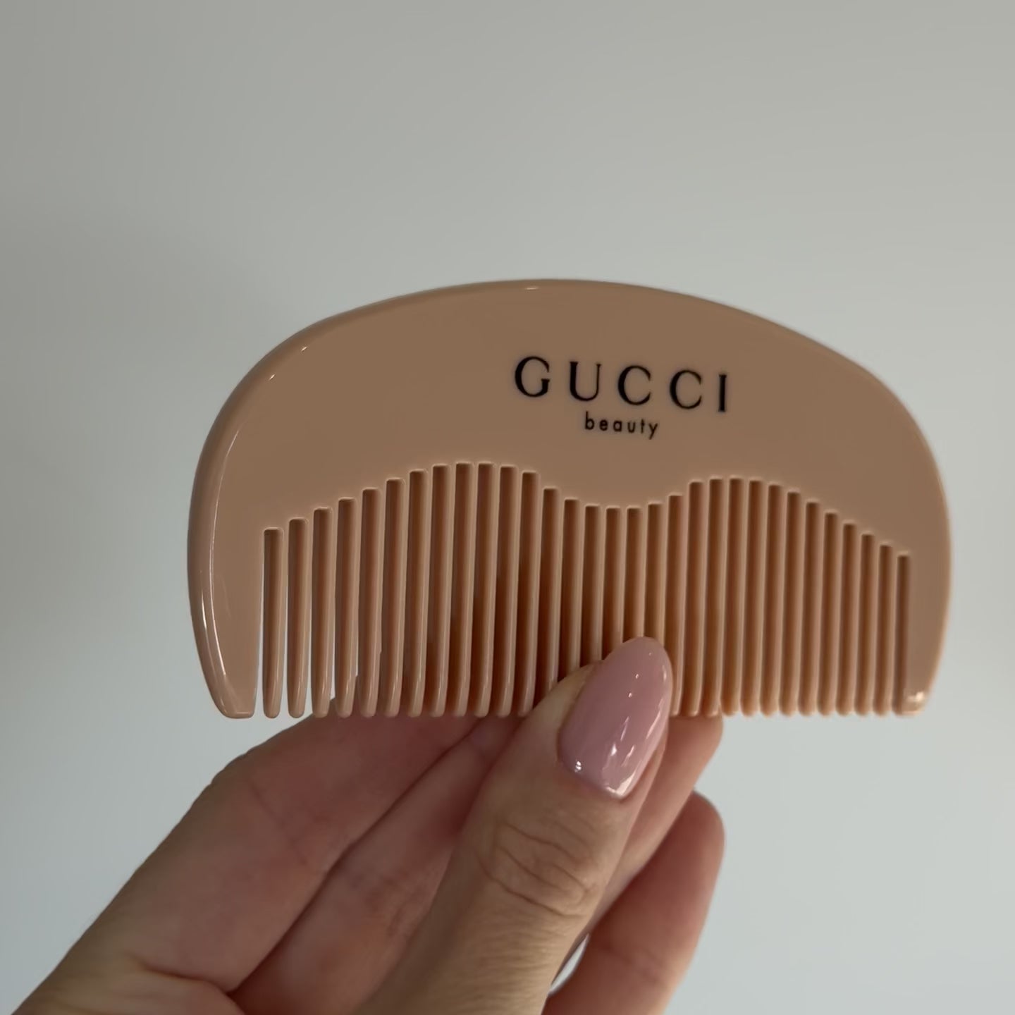 Gucci Beauty Pink Comb - Queen May
