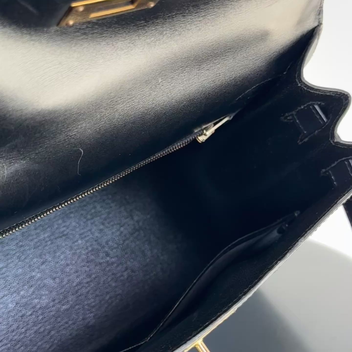 Hermes Black Box Kelly 28 Sellier Bag - Queen May