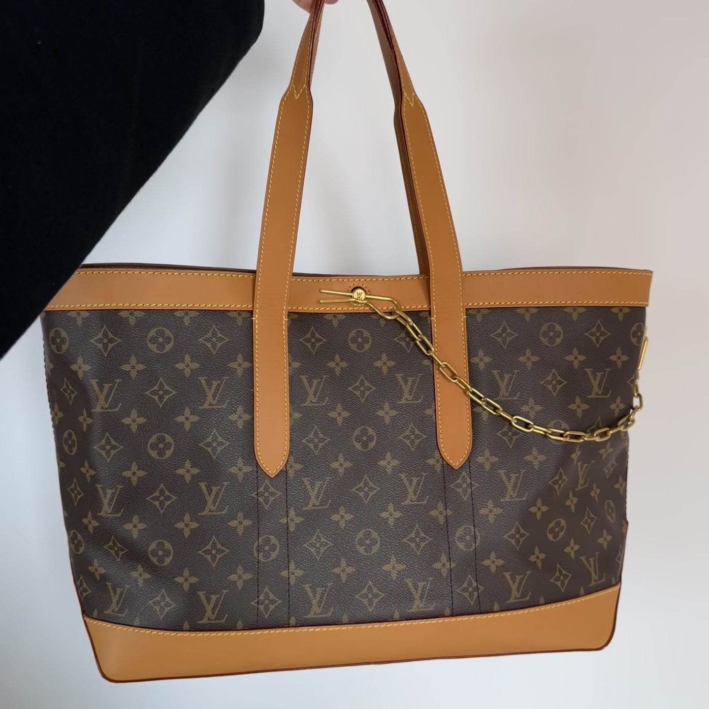 Louis Vuitton Cabas Voyage Tote Monogram Canvas - Queen May