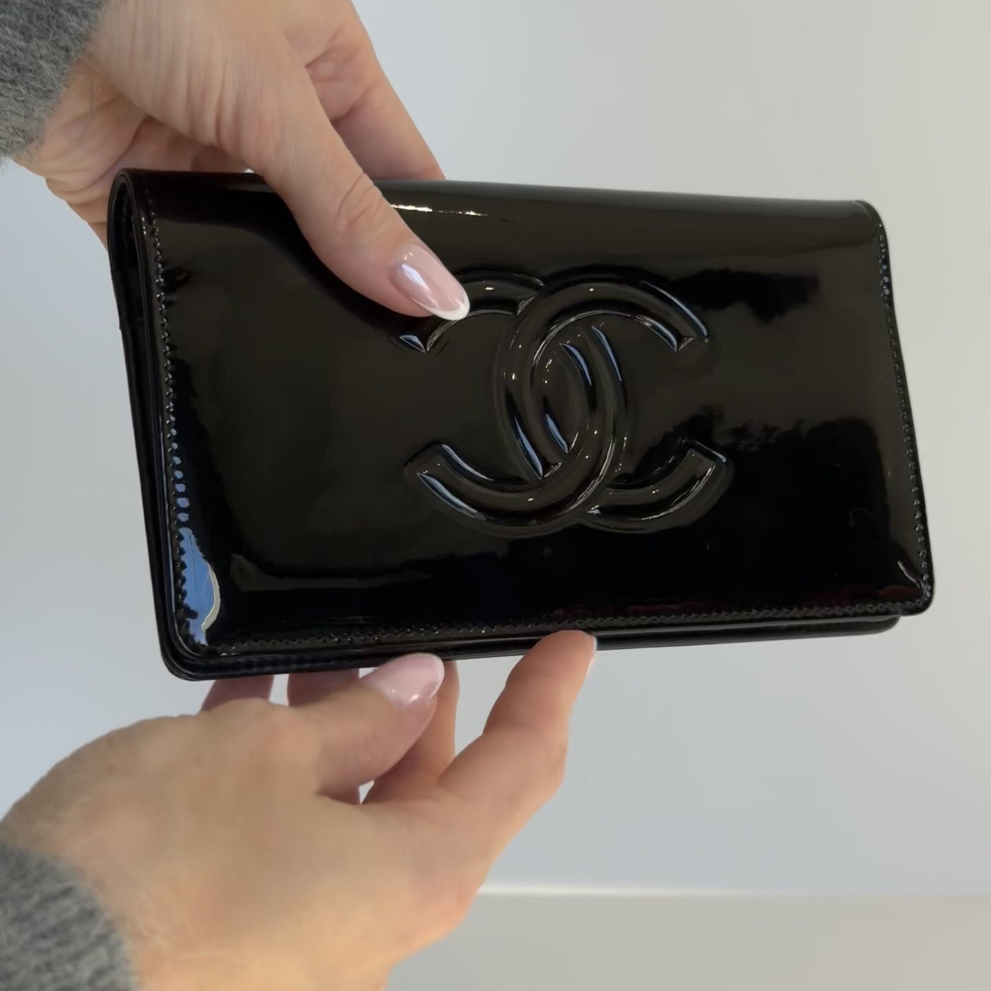 Chanel Camellia Makeup Palette Patent Long Wallet - Queen May