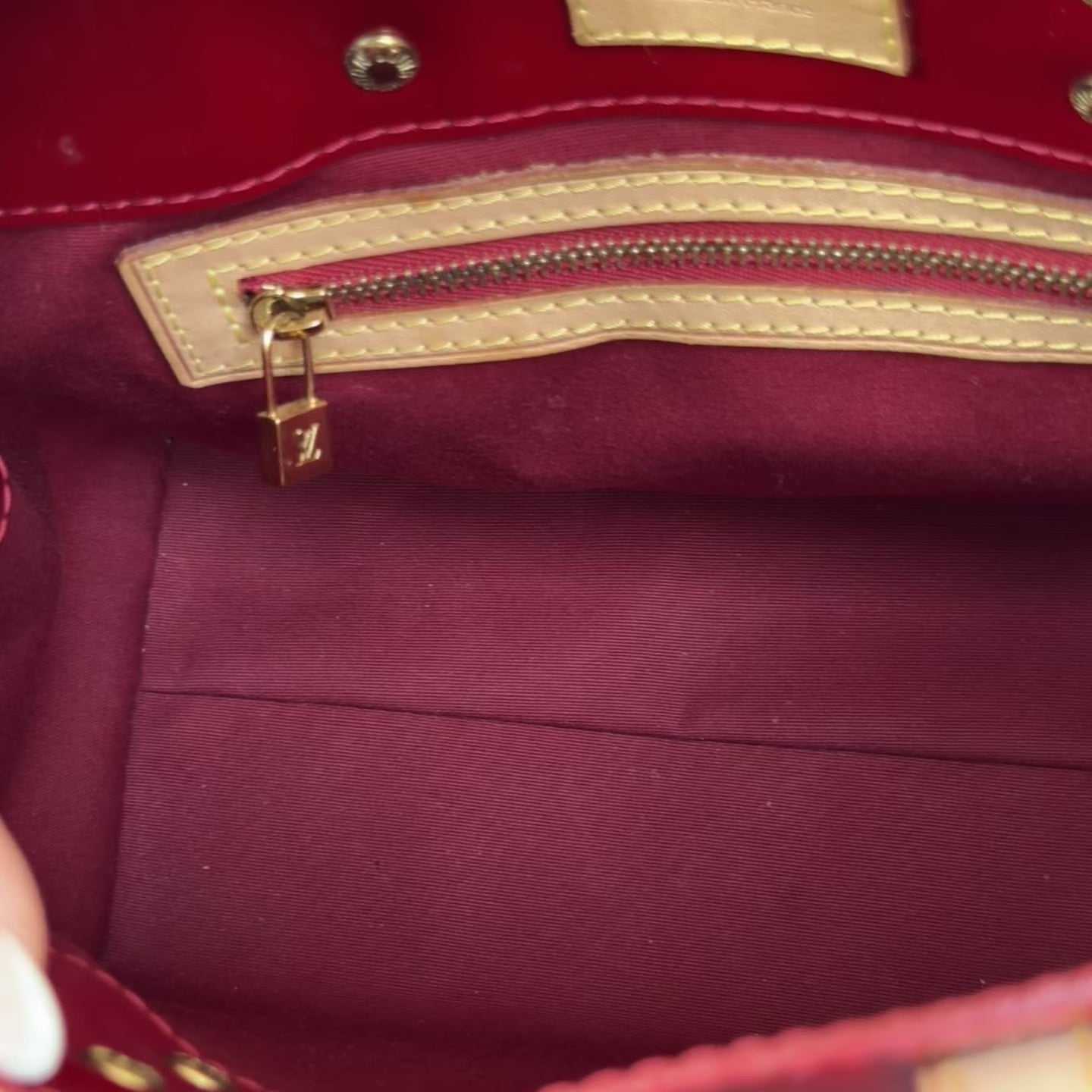 Louis Vuitton Vernis Reade PM Red - Queen May