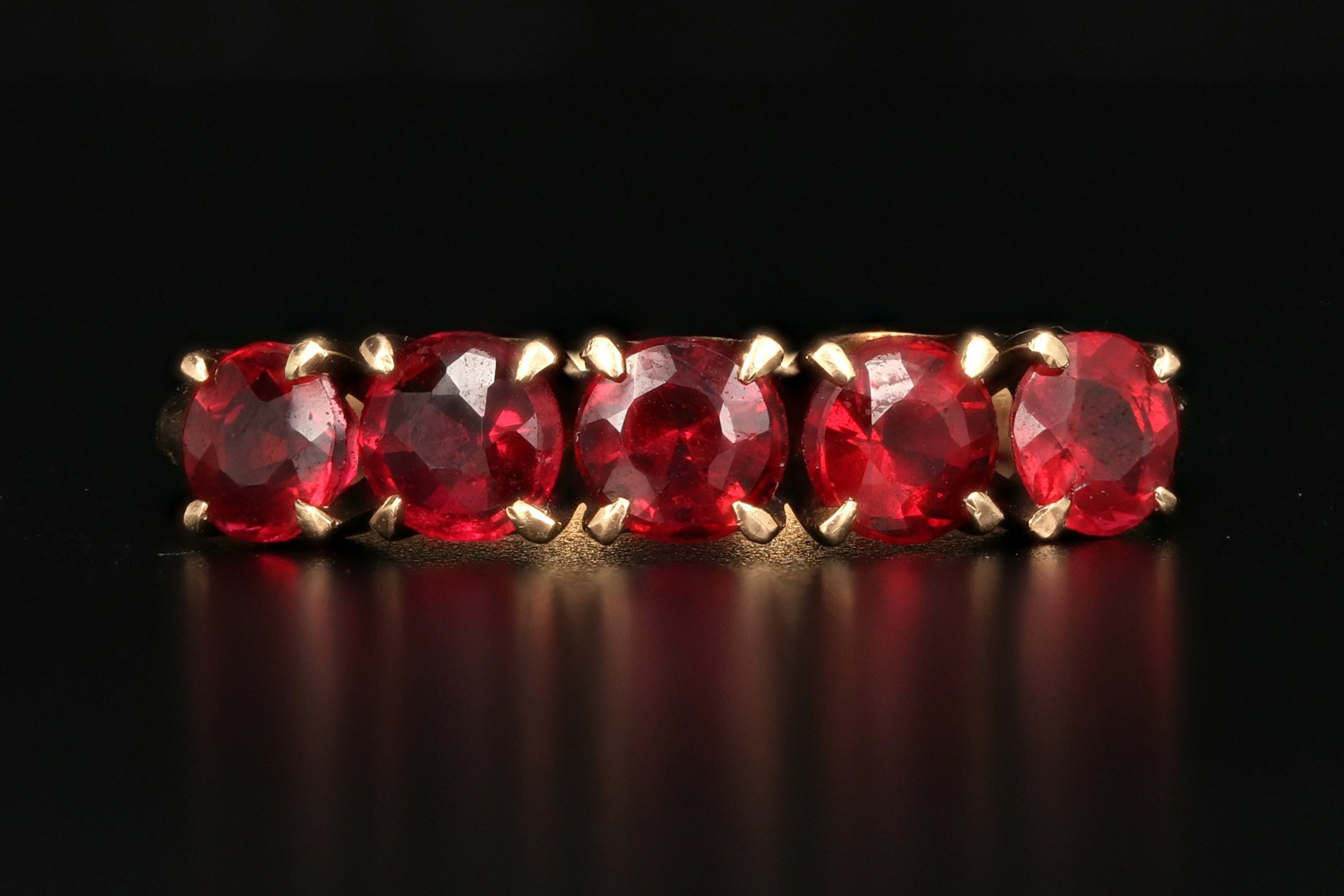 Victorian 10K Yellow Gold 1.5 CTW Garnet Ring - Queen May