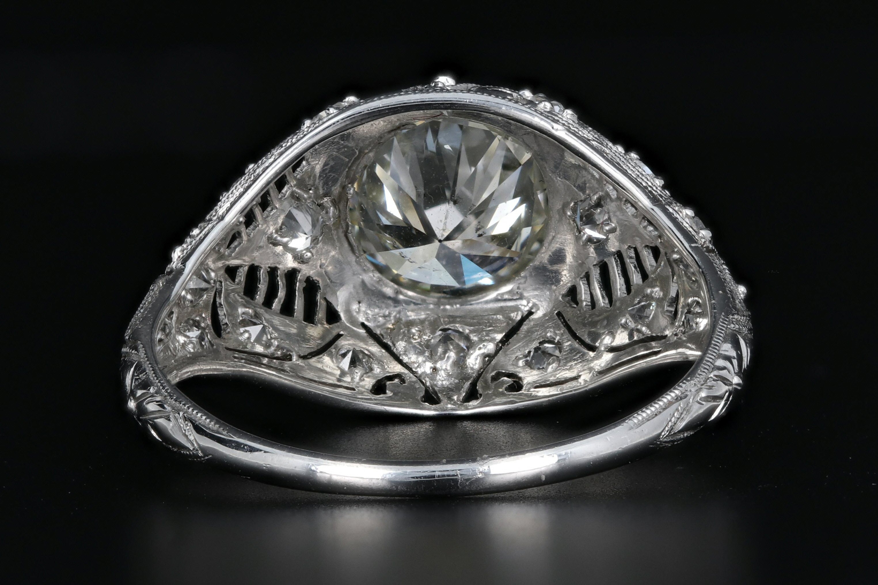 Art Deco Platinum 1.4 Carat Round Brilliant Cut Diamond Engagement Ring - Queen May