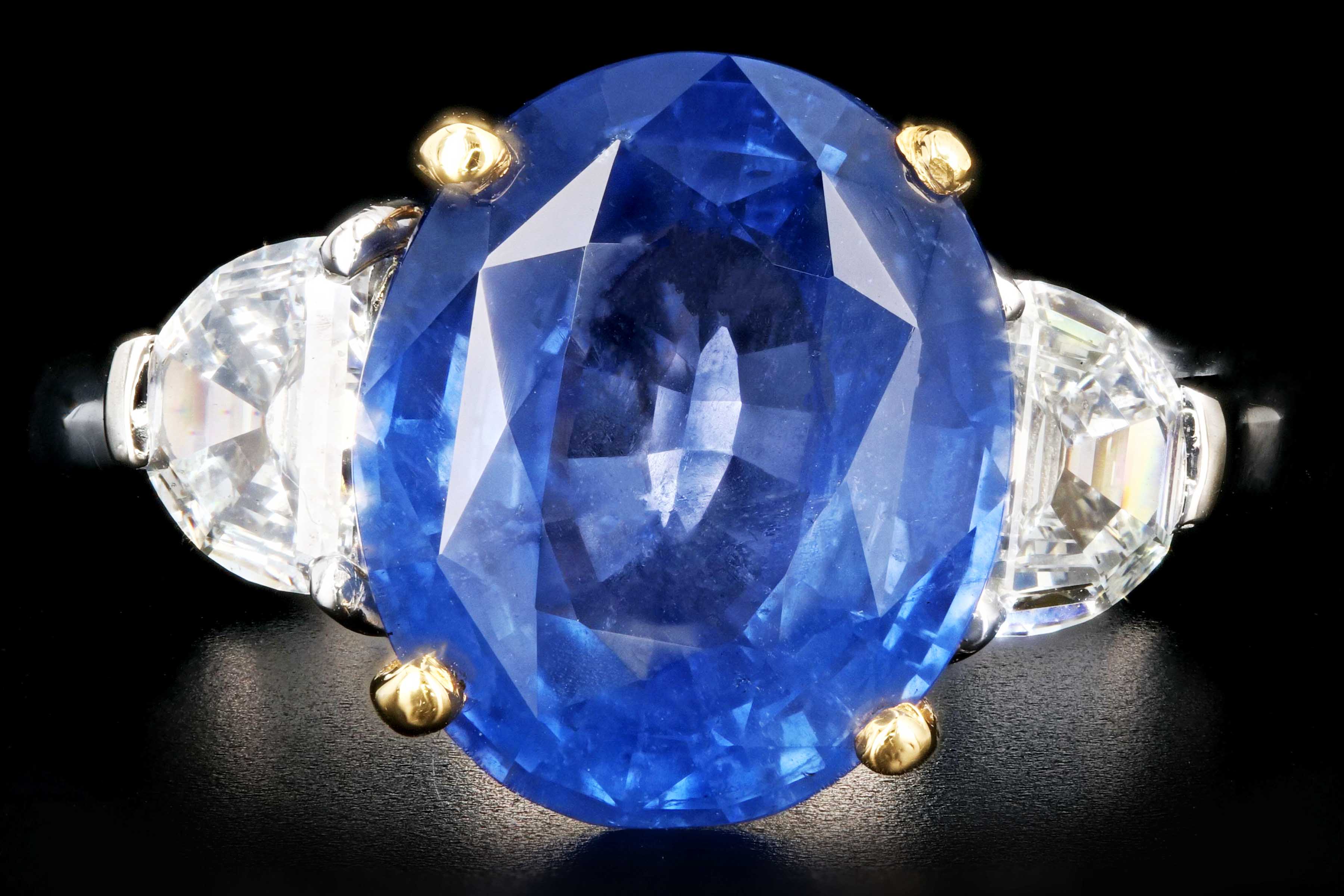 Modern 18K White and Yellow Gold 6.05 Carat Ceylon Sapphire and Half Moon Diamond Ring - Queen May