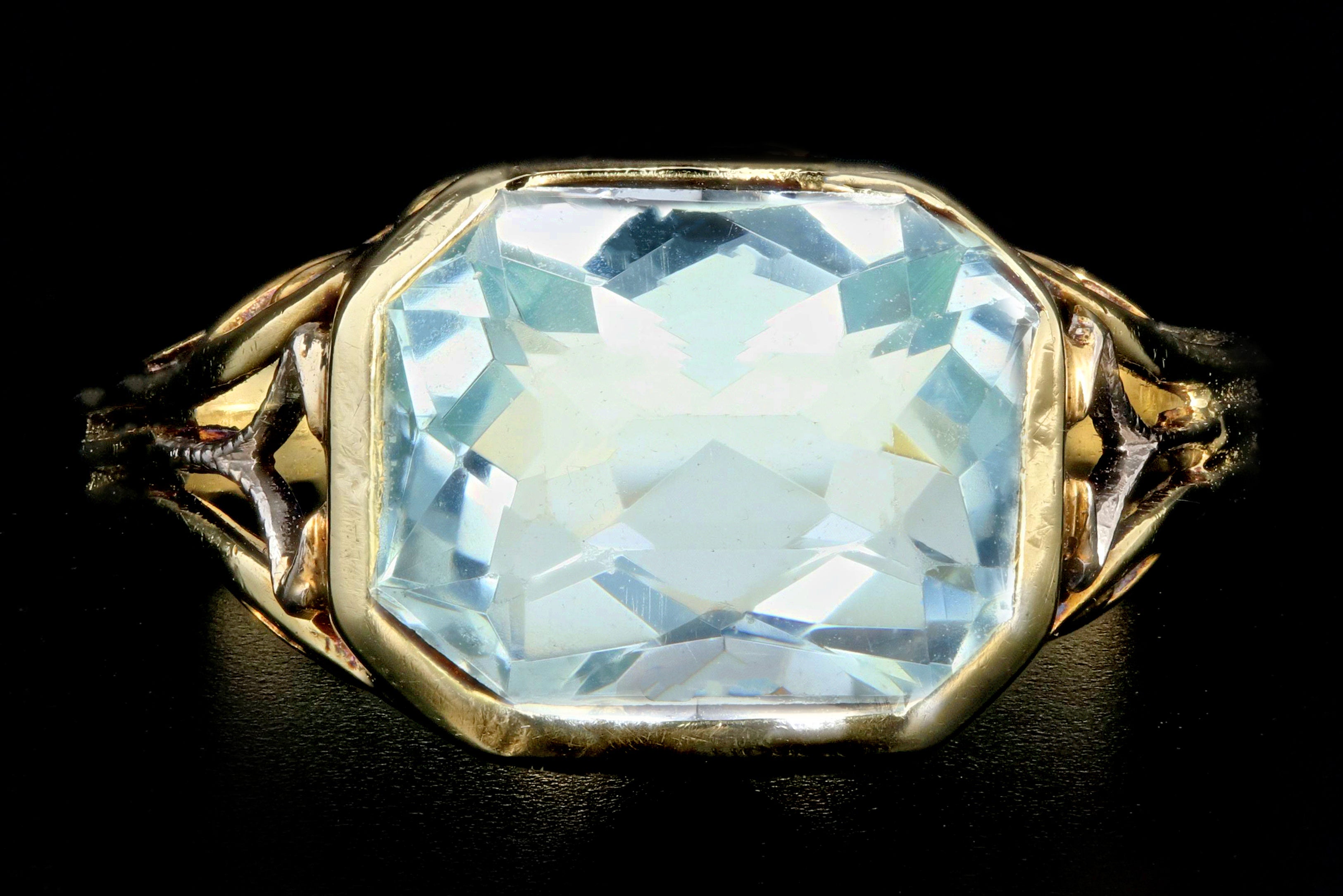 Art Deco 14K 3.2 Carat Aquamarine Ring - Queen May