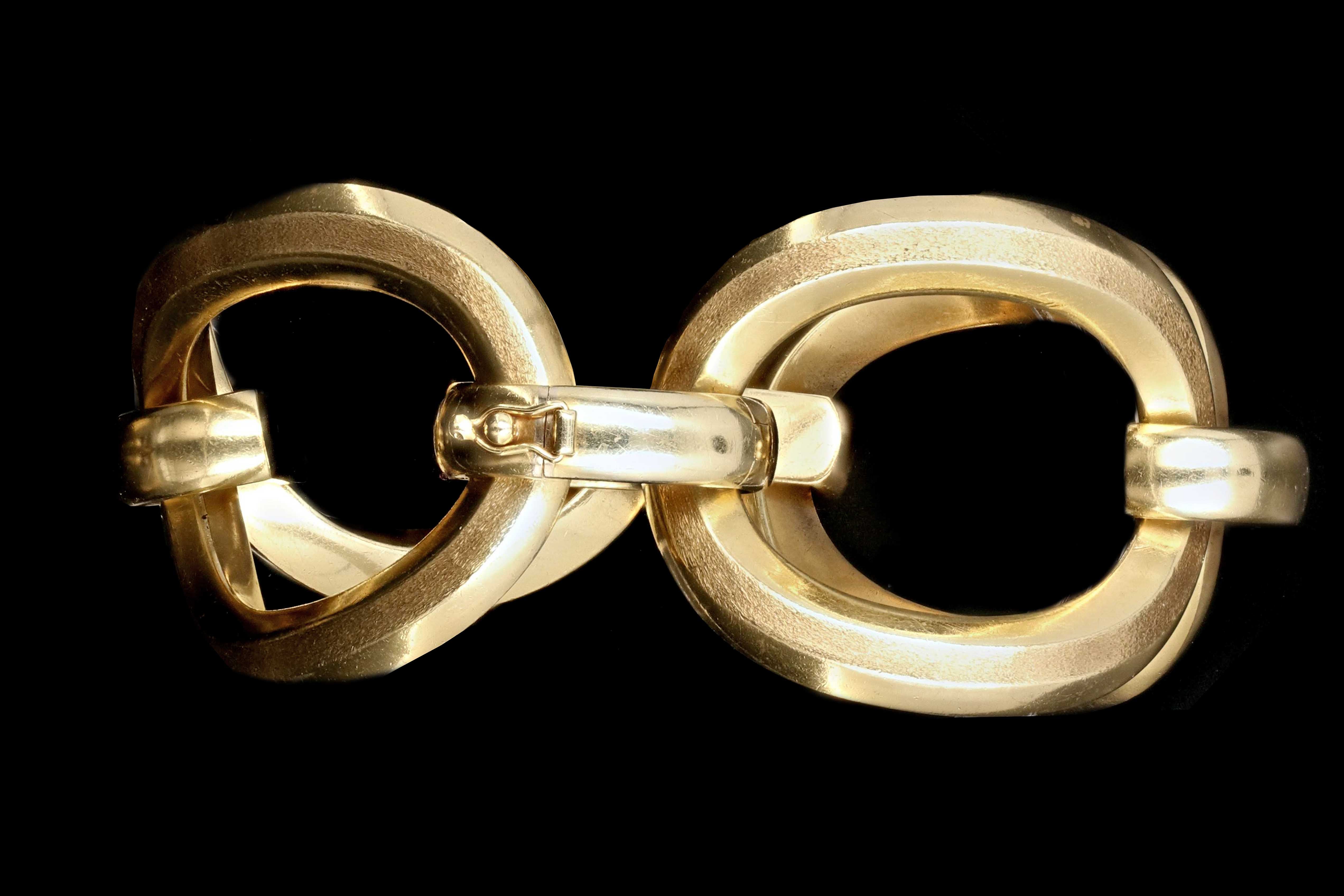 Vintage 14K Yellow Gold Large Oval Link Bracelet - Queen May