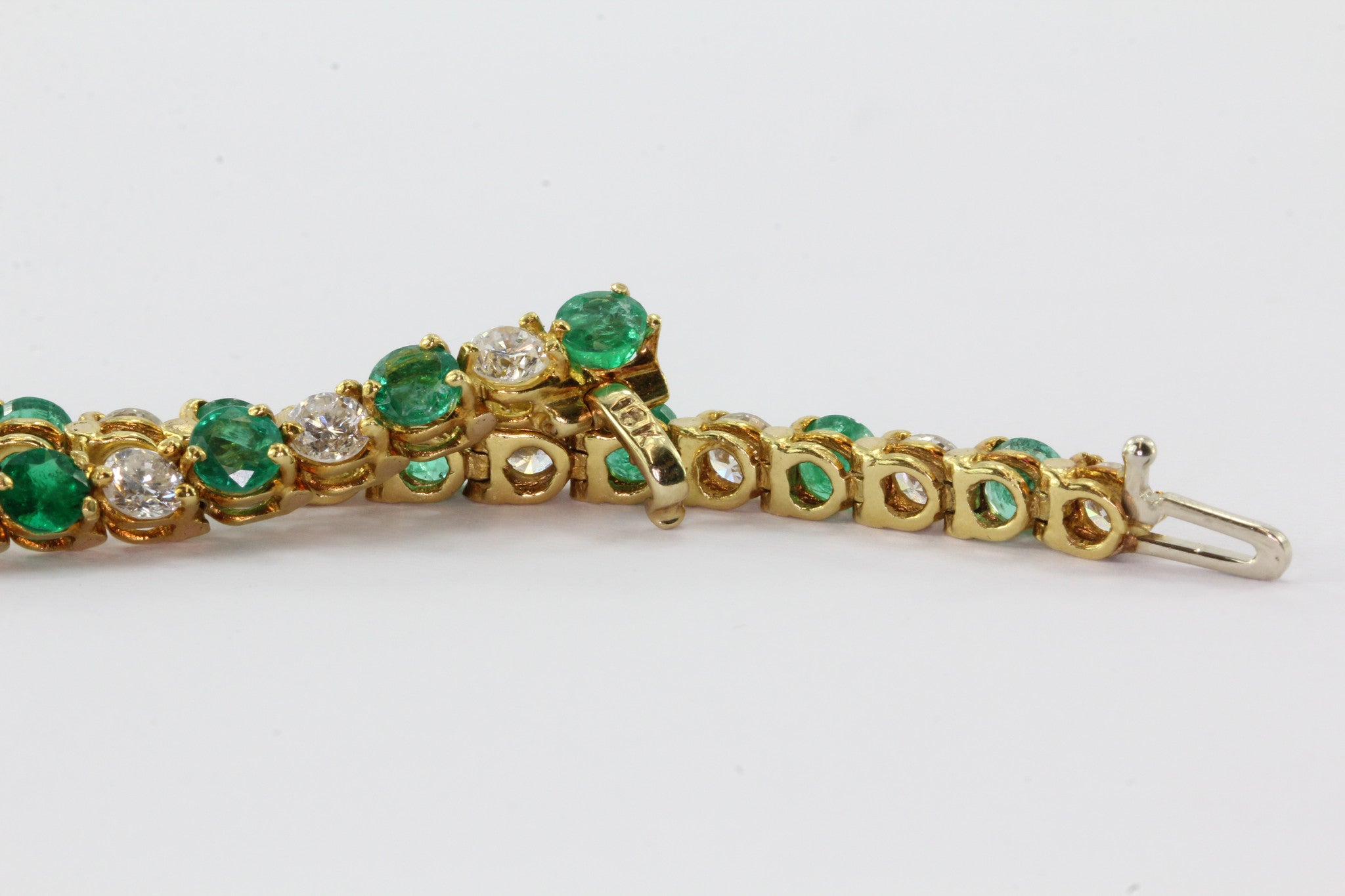 18K Gold Emerald Diamond Tennis Bracelet 7.25 Carats Total - Queen May
