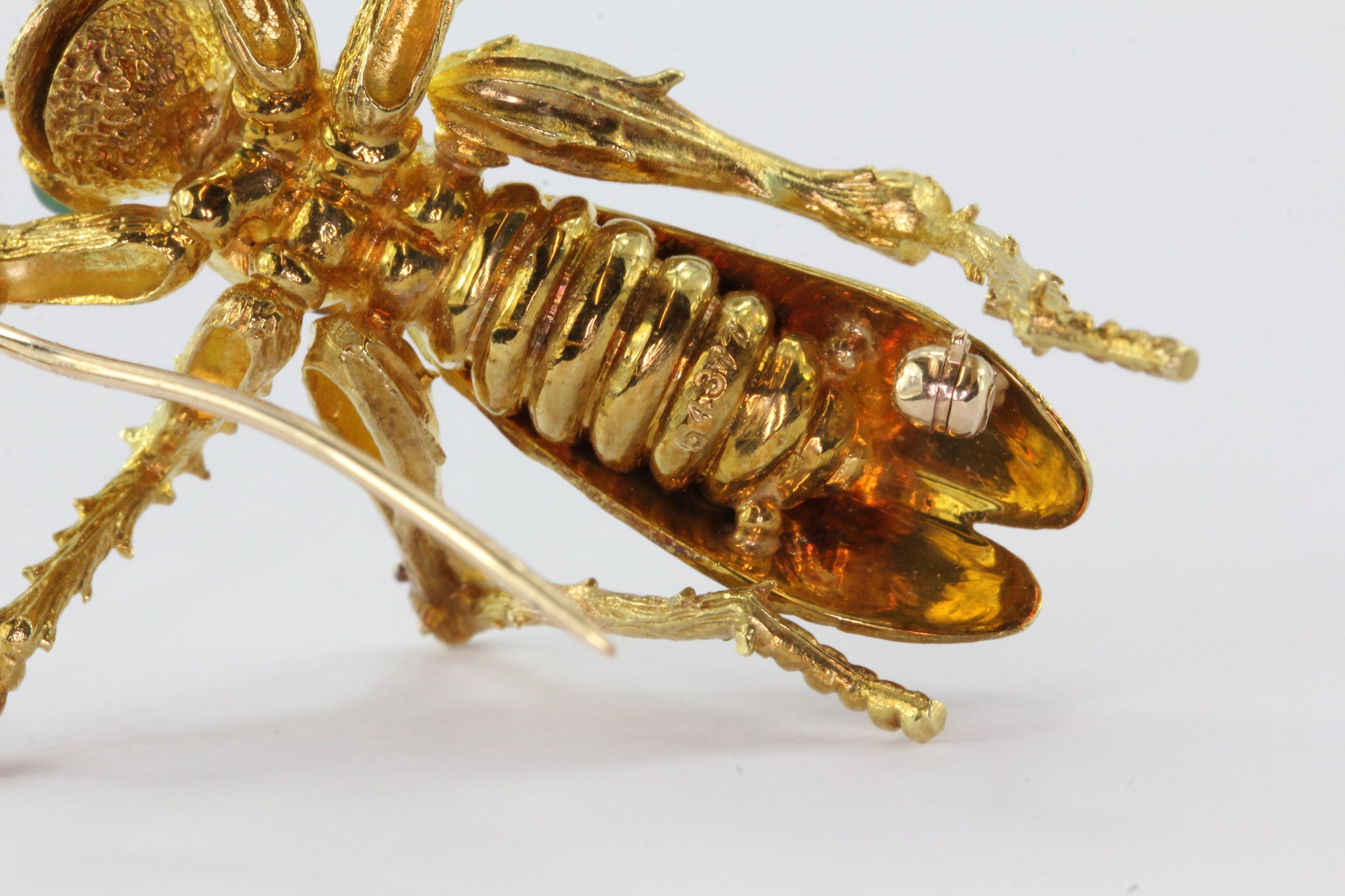 18K Gold Emerald Kurt Wayne Naturalistic Grasshopper Brooch Pin - Queen May