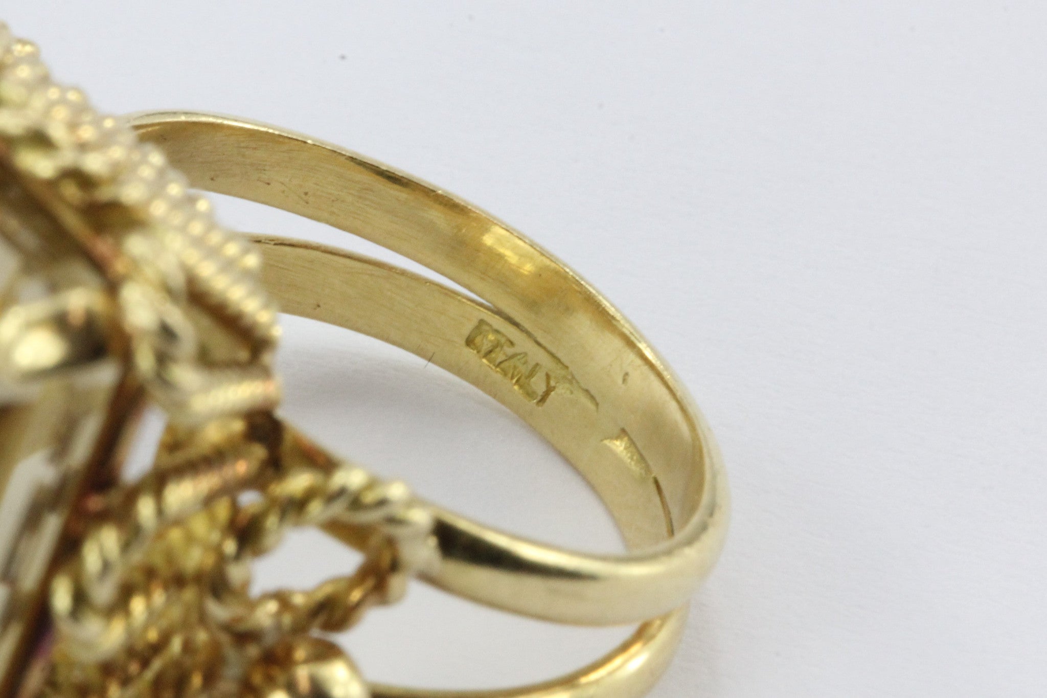 Vintage 18K Gold Large Chunky 27 Carat Statement Ring - Queen May