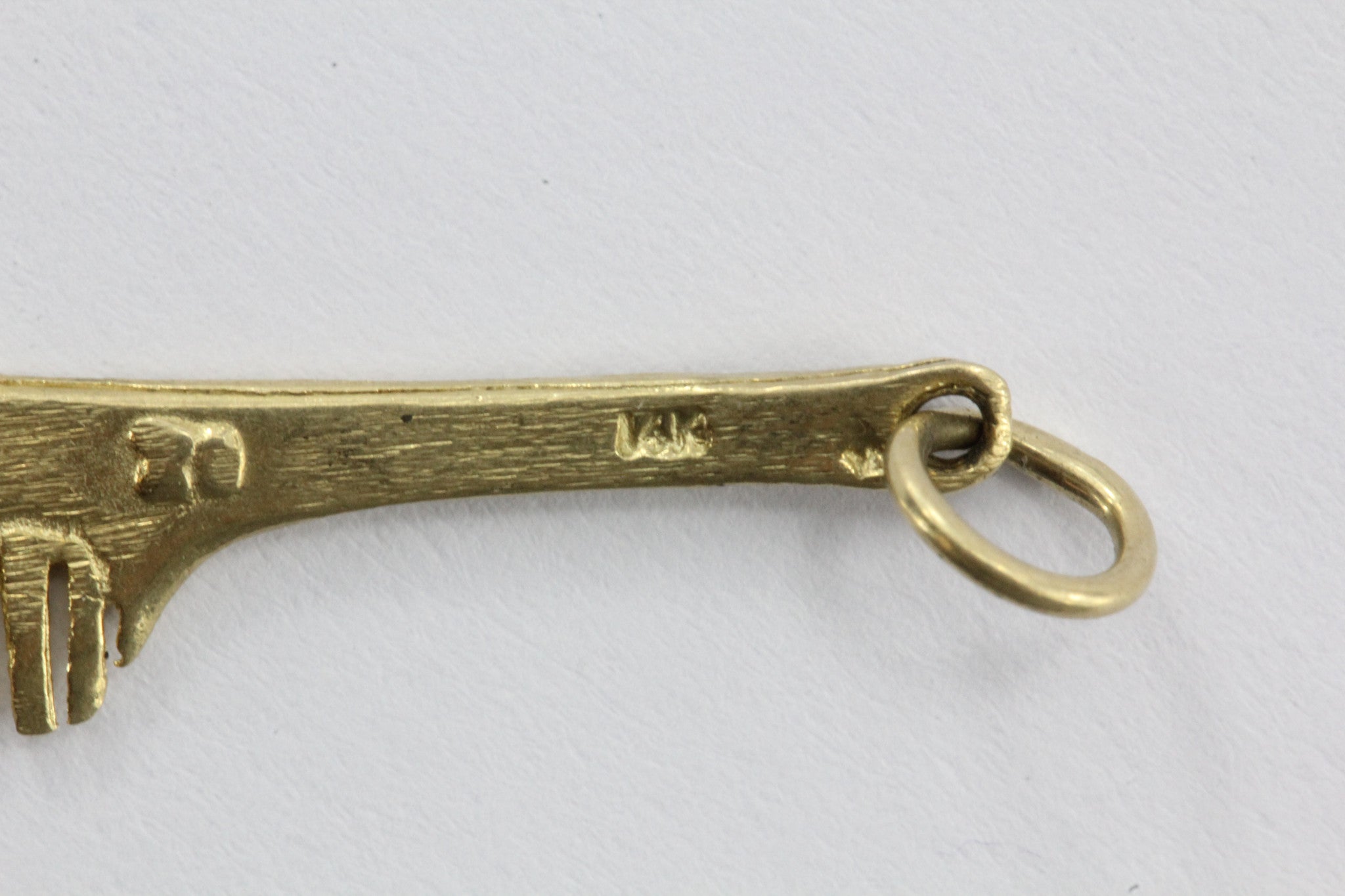 Vintage 14K Gold Hair Comb Charm - Queen May