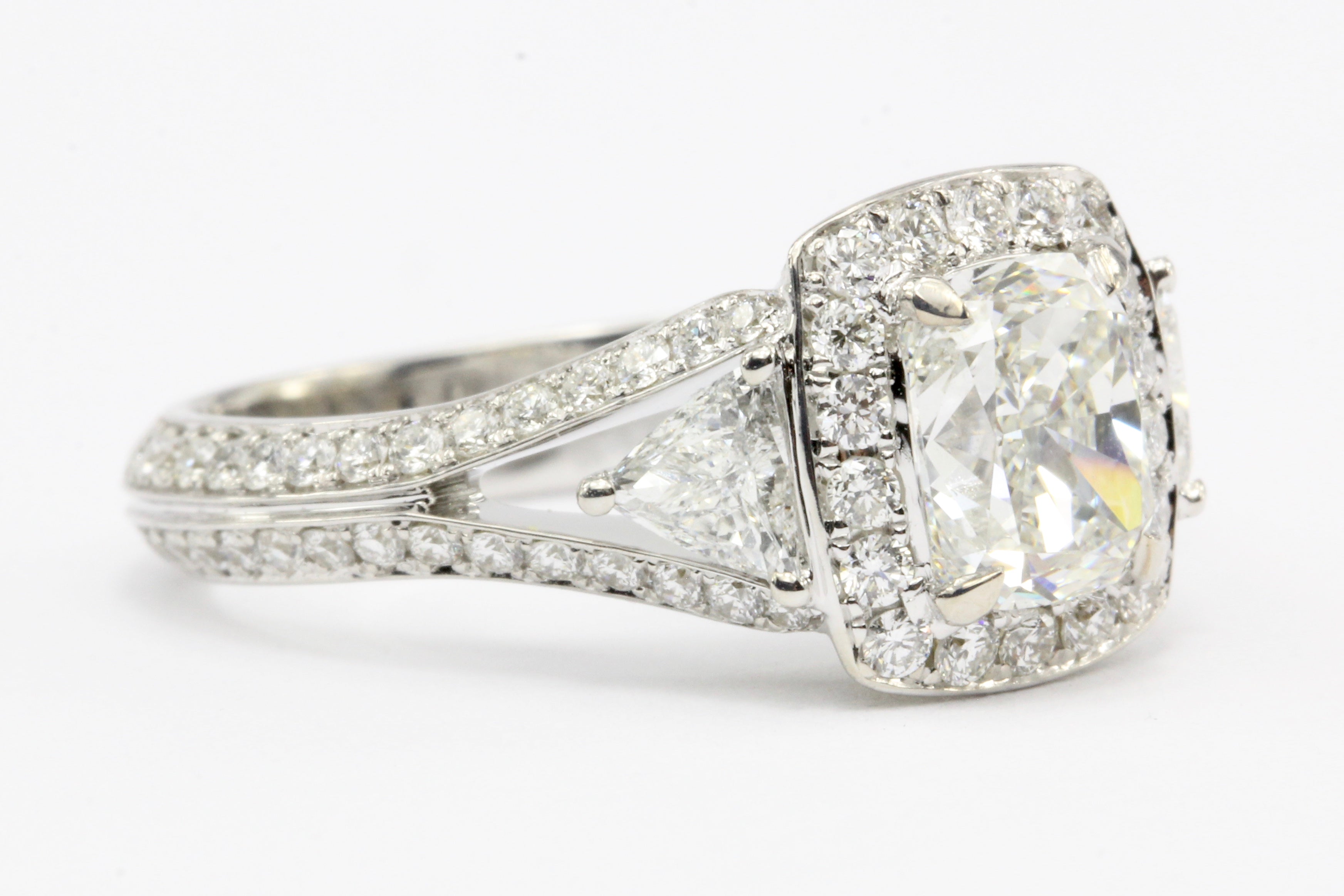 18K 1.5CT Cushion Cut Diamond Set With Two Trillion And Round Cut Diamonds - Queen May