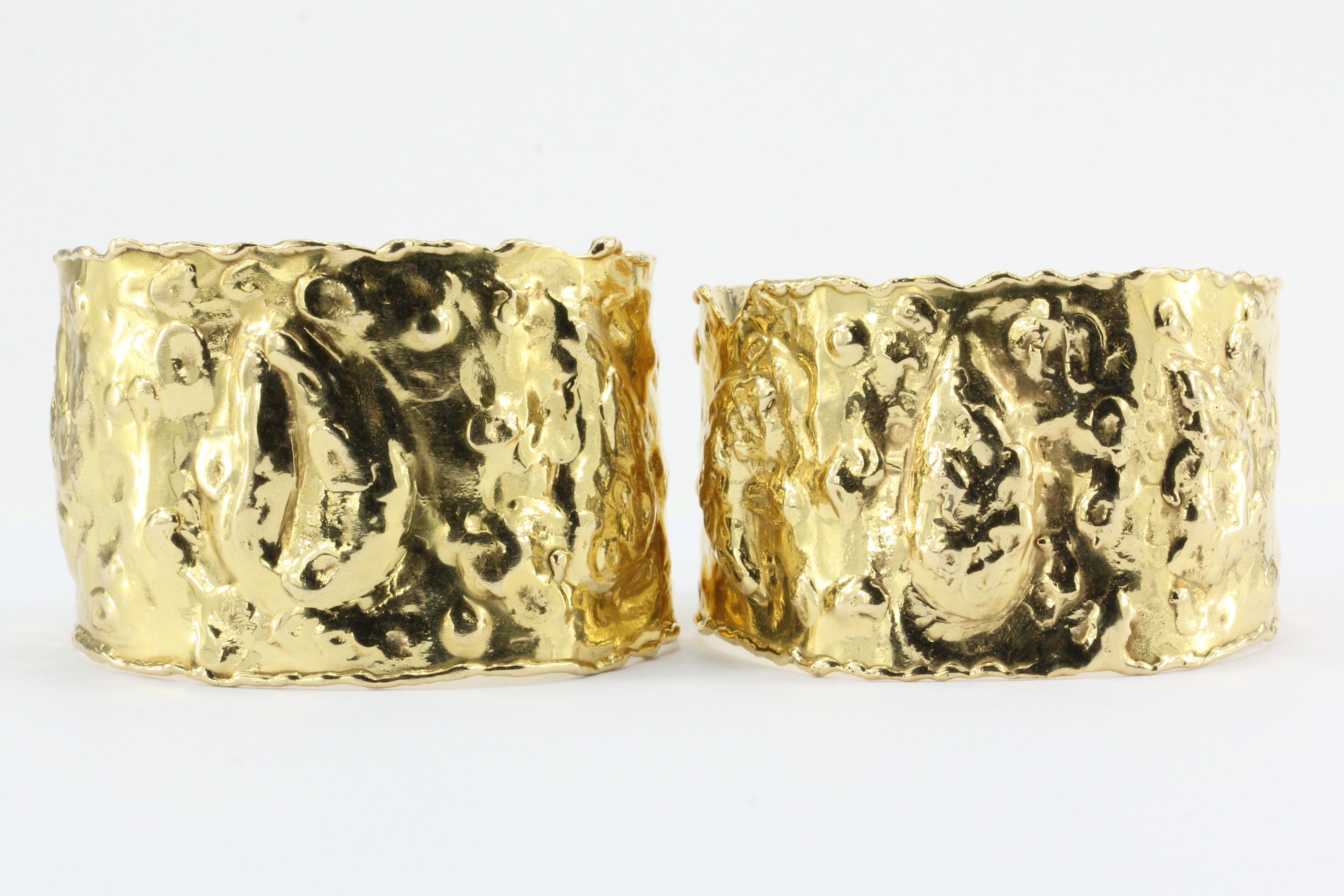 Van Cleef & Arpels 18K Gold Jackie-O Manchettes Cuff Bracelets Pair c.1970 - Queen May