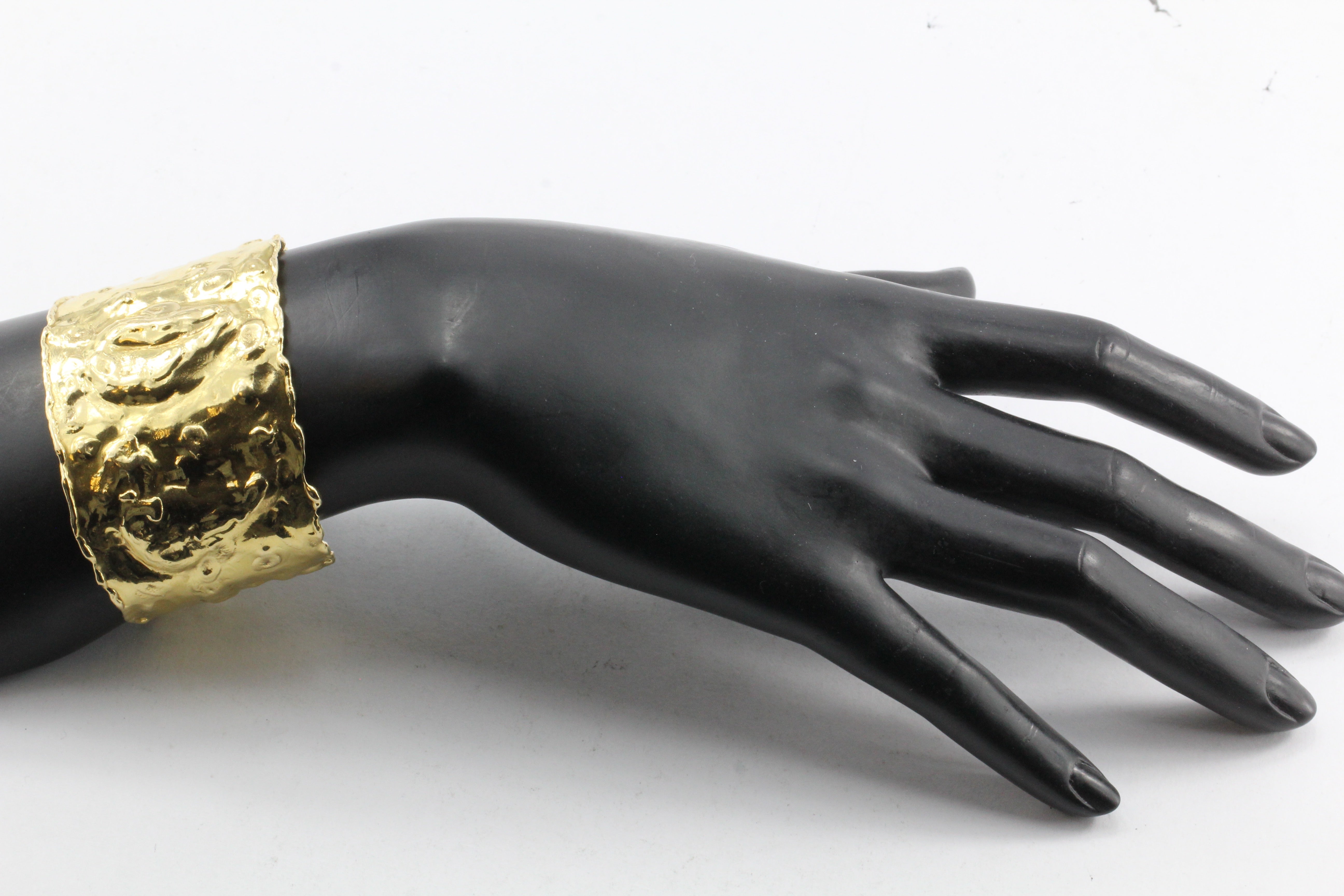 Van Cleef & Arpels 18K Gold Jackie-O Manchettes Cuff Bracelets Pair c.1970 - Queen May