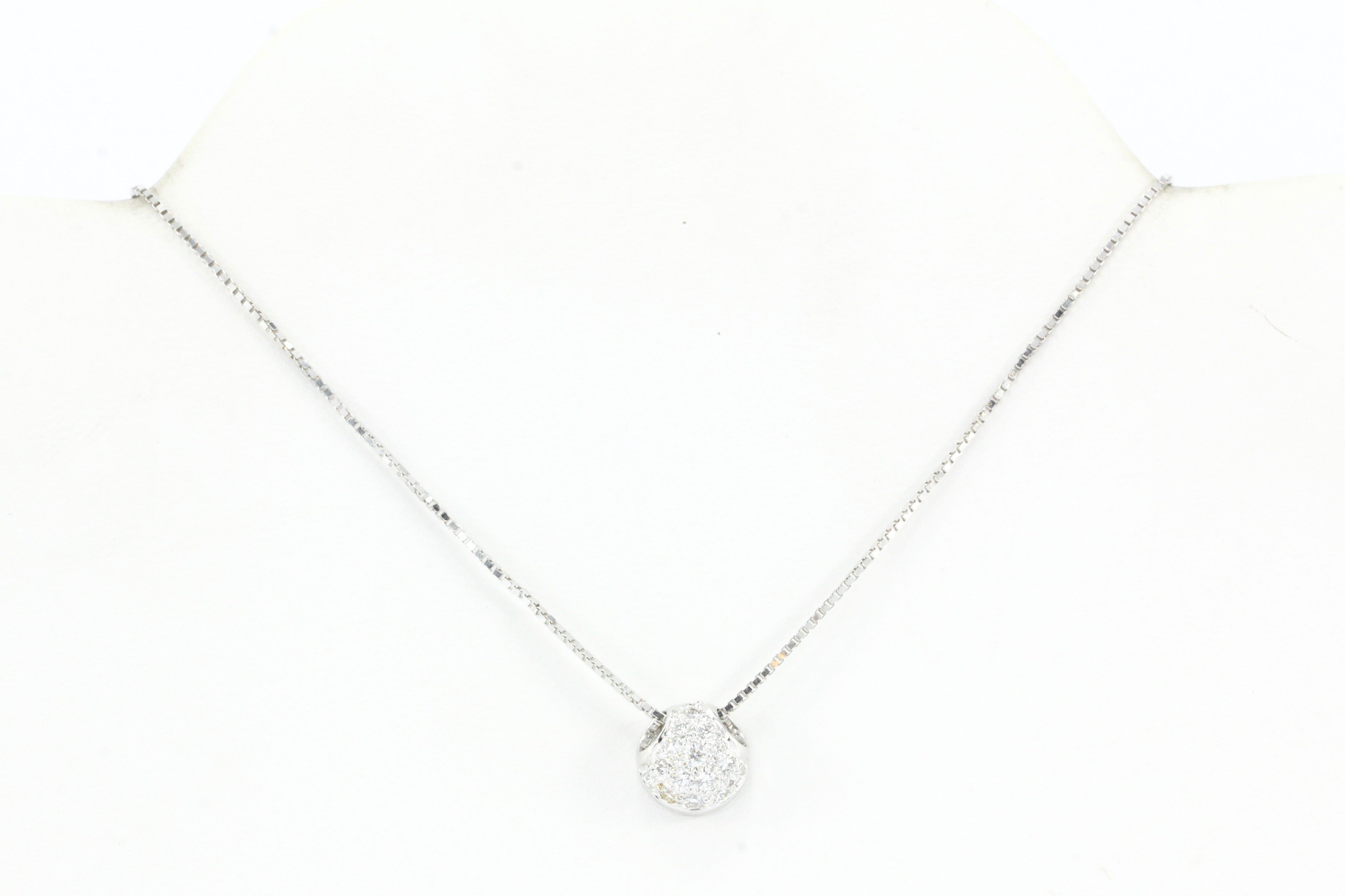 18K White Gold .15 CTW Diamond Pendant Necklace - Queen May