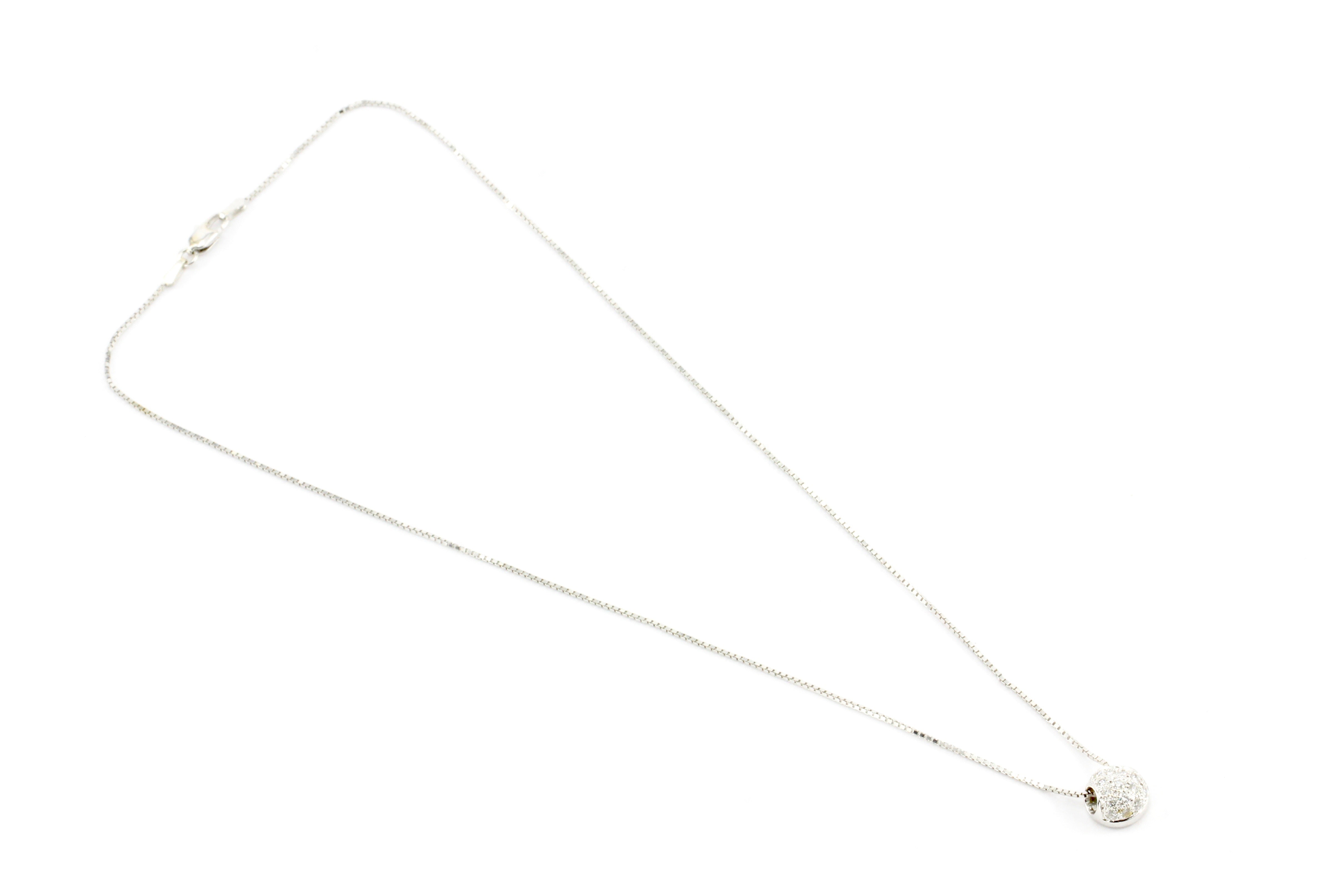 18K White Gold .15 CTW Diamond Pendant Necklace - Queen May