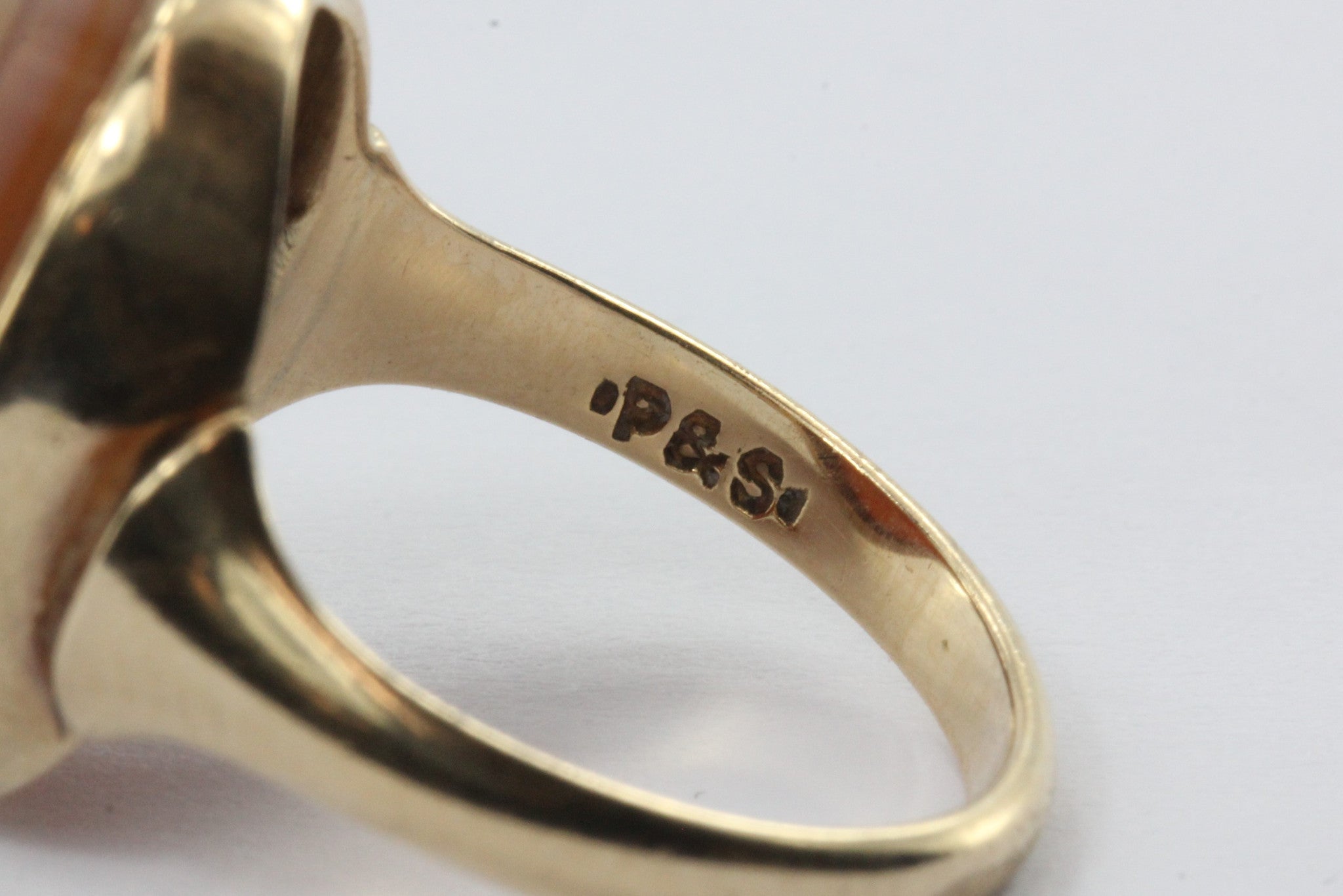 Antique Oscar E Place & Sons Co. P&S 10K Gold Carved Cameo Ring - Queen May