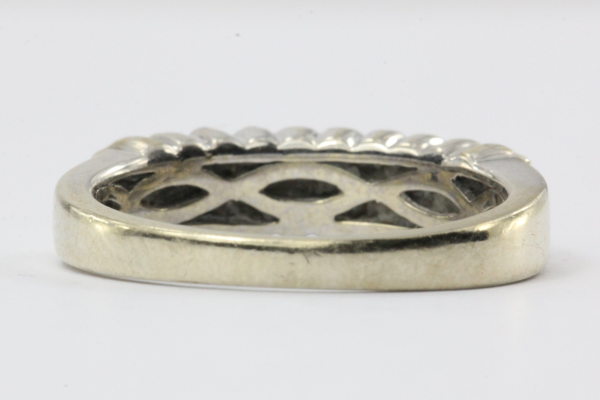 14K White Gold 1/4 CTW Pave Set Diamond Ring Band Size 6.25 - Queen May