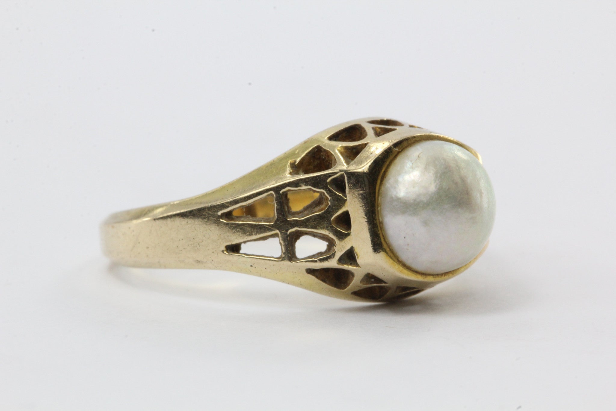 Vintage 14K Gold & 6.7mm White Pearl Engagement Ring - Queen May
