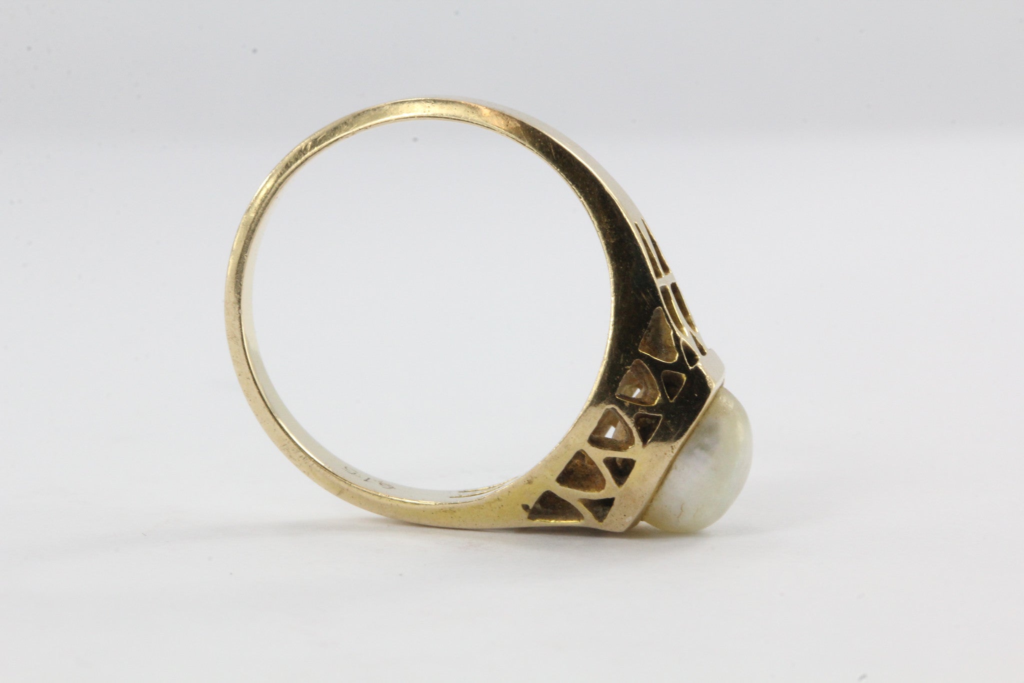 Vintage 14K Gold & 6.7mm White Pearl Engagement Ring - Queen May