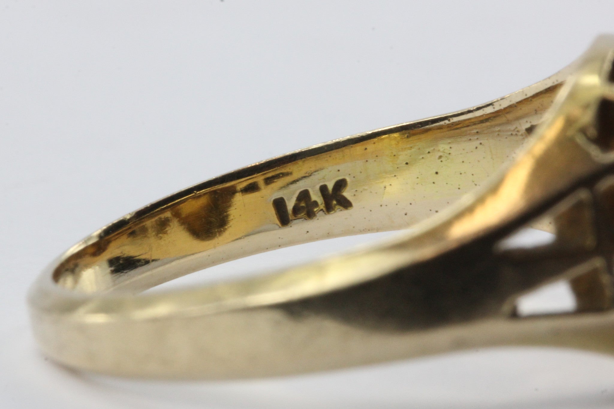 Vintage 14K Gold & 6.7mm White Pearl Engagement Ring - Queen May