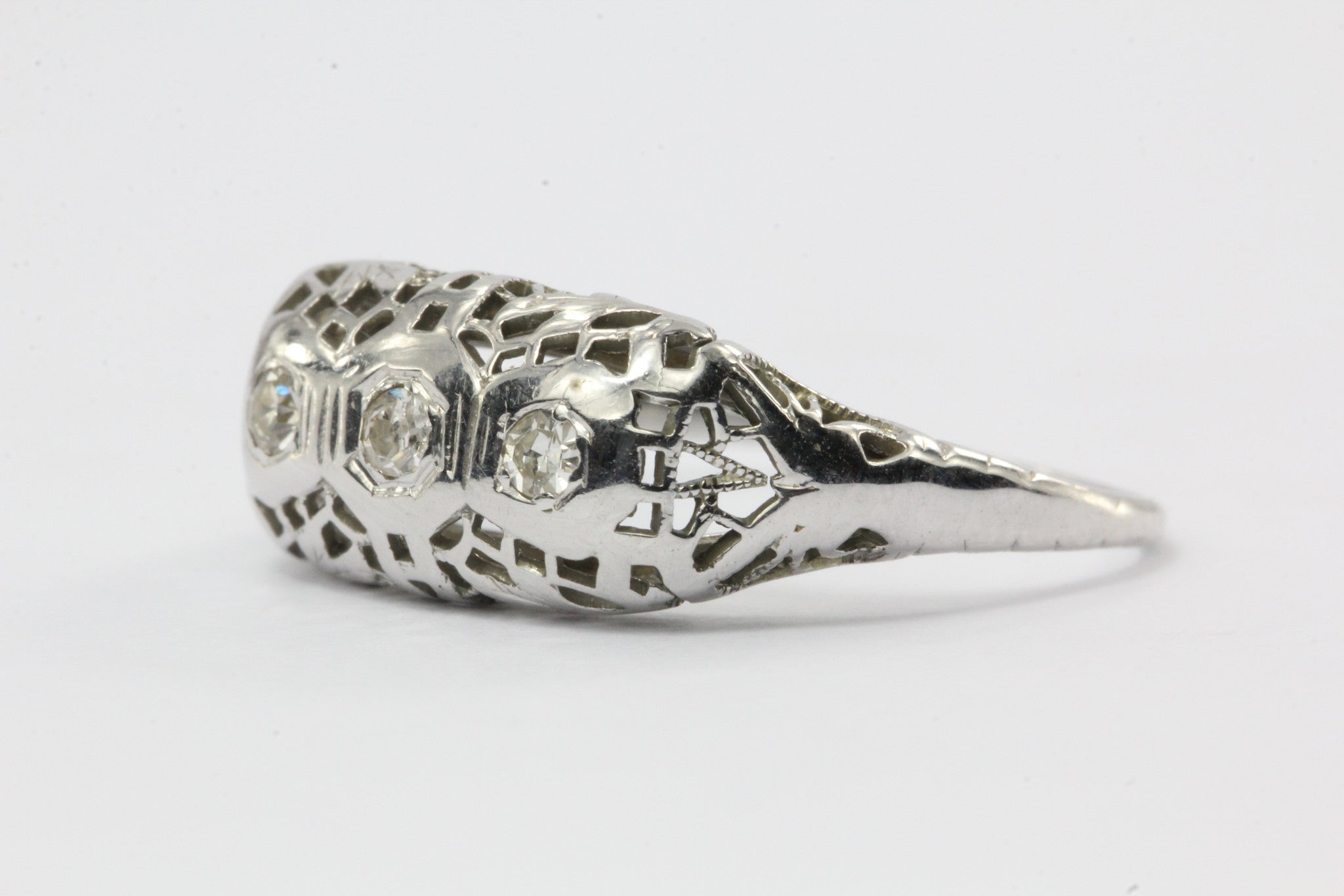 Antique Art Deco 18K White Gold & Diamond Ring - Queen May
