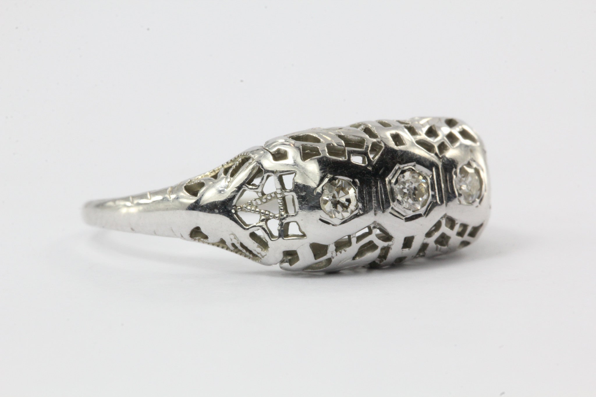 Antique Art Deco 18K White Gold & Diamond Ring - Queen May