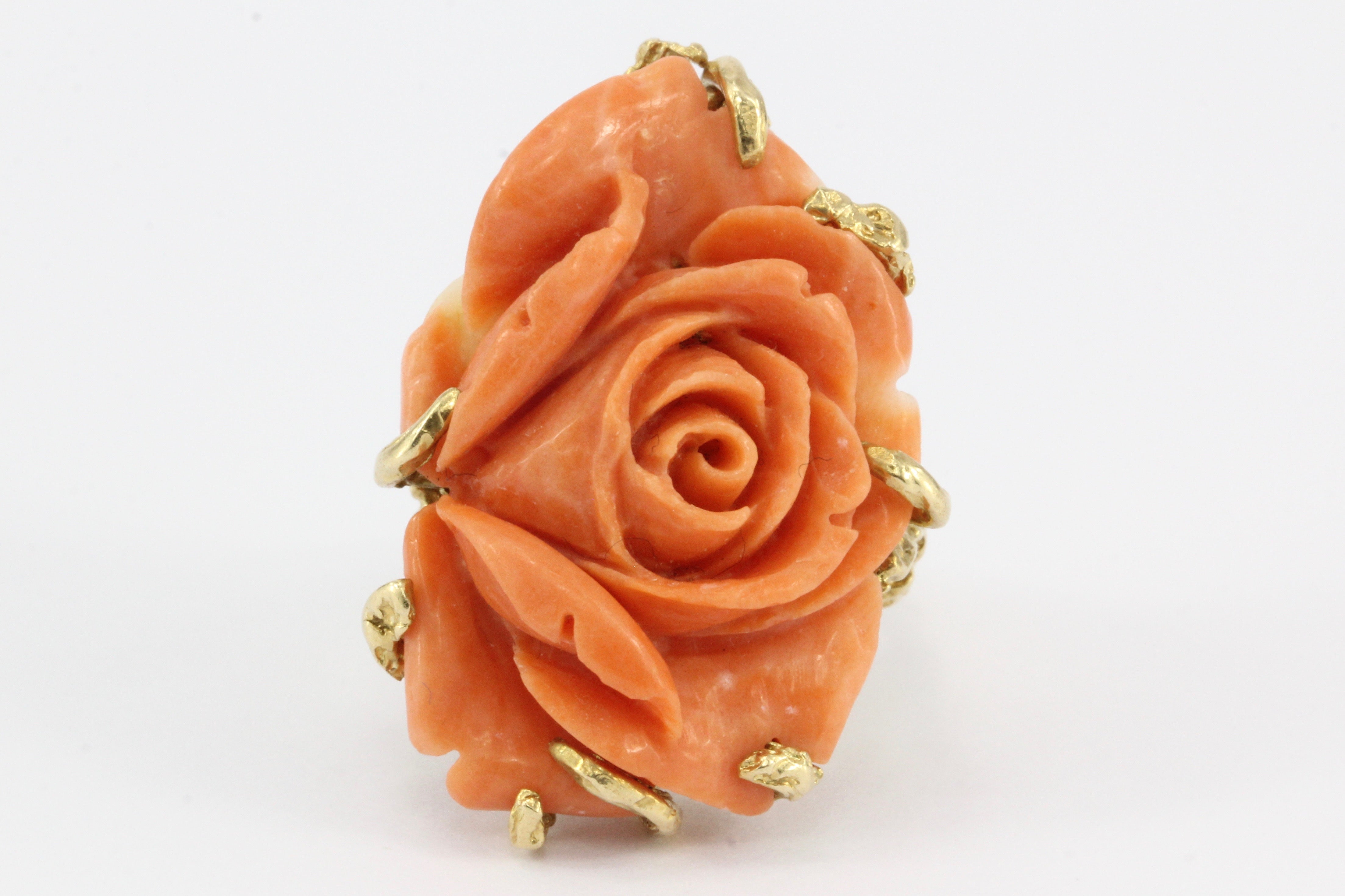 Retro 14K Yellow Gold Coral Carved Flower Cocktail Ring Size 7 - Queen May
