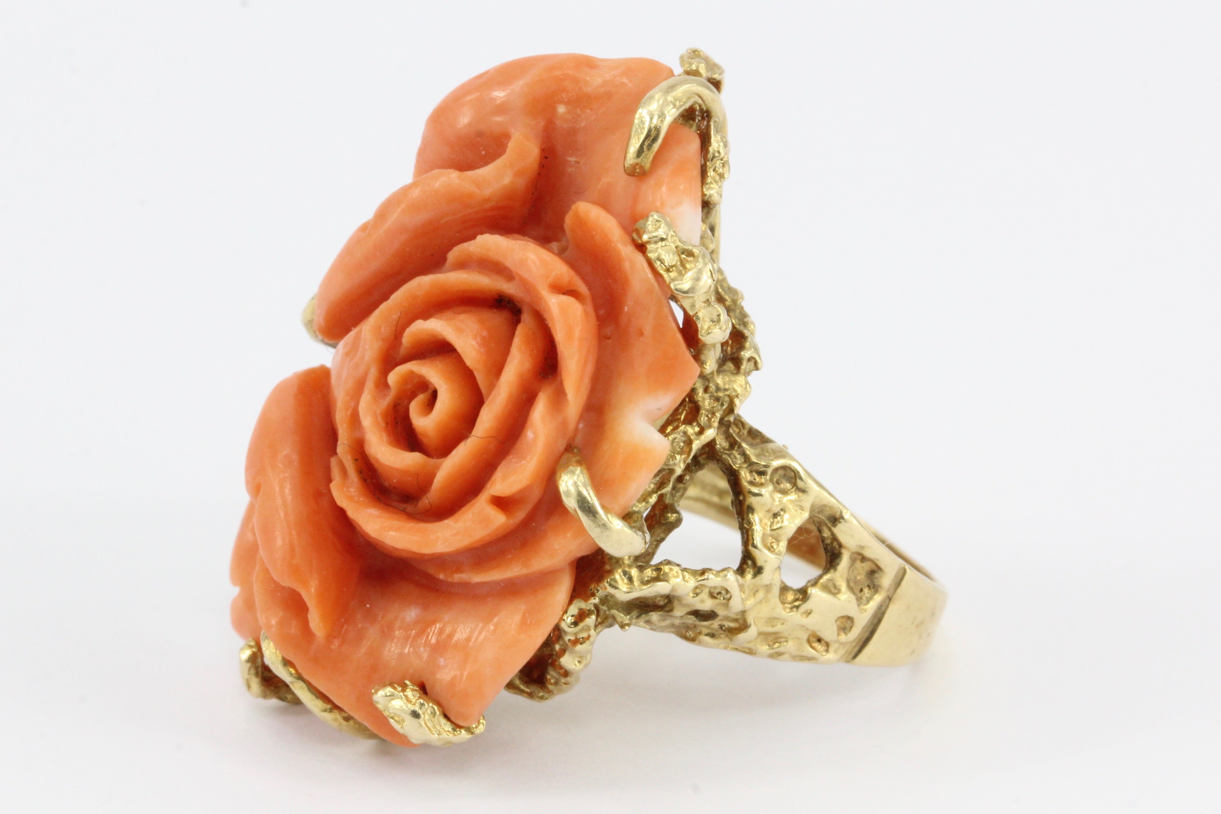 Retro 14K Yellow Gold Coral Carved Flower Cocktail Ring Size 7 - Queen May