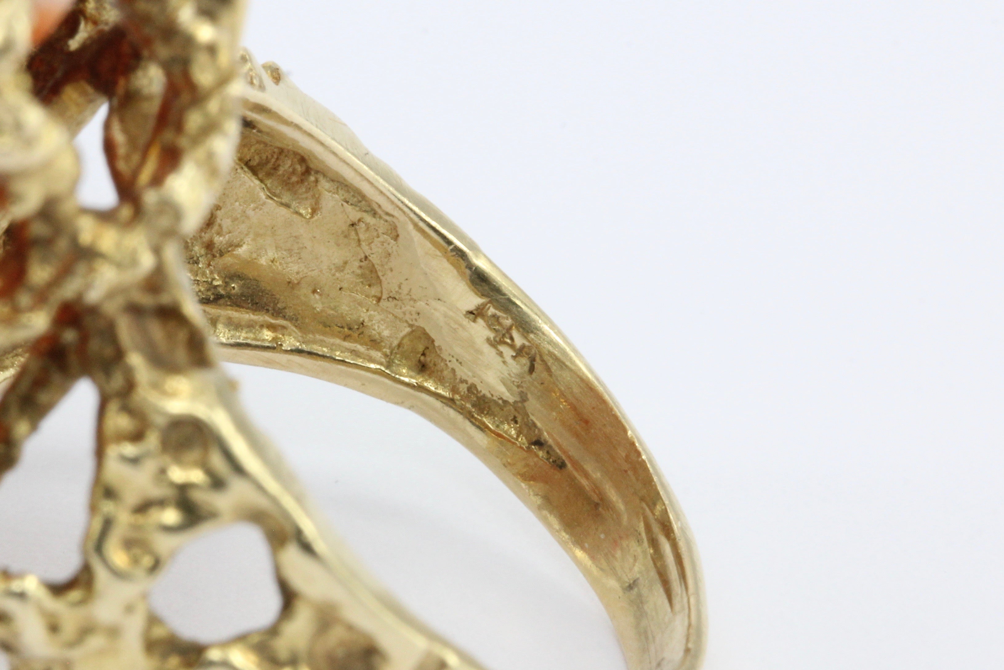 Retro 14K Yellow Gold Coral Carved Flower Cocktail Ring Size 7 - Queen May