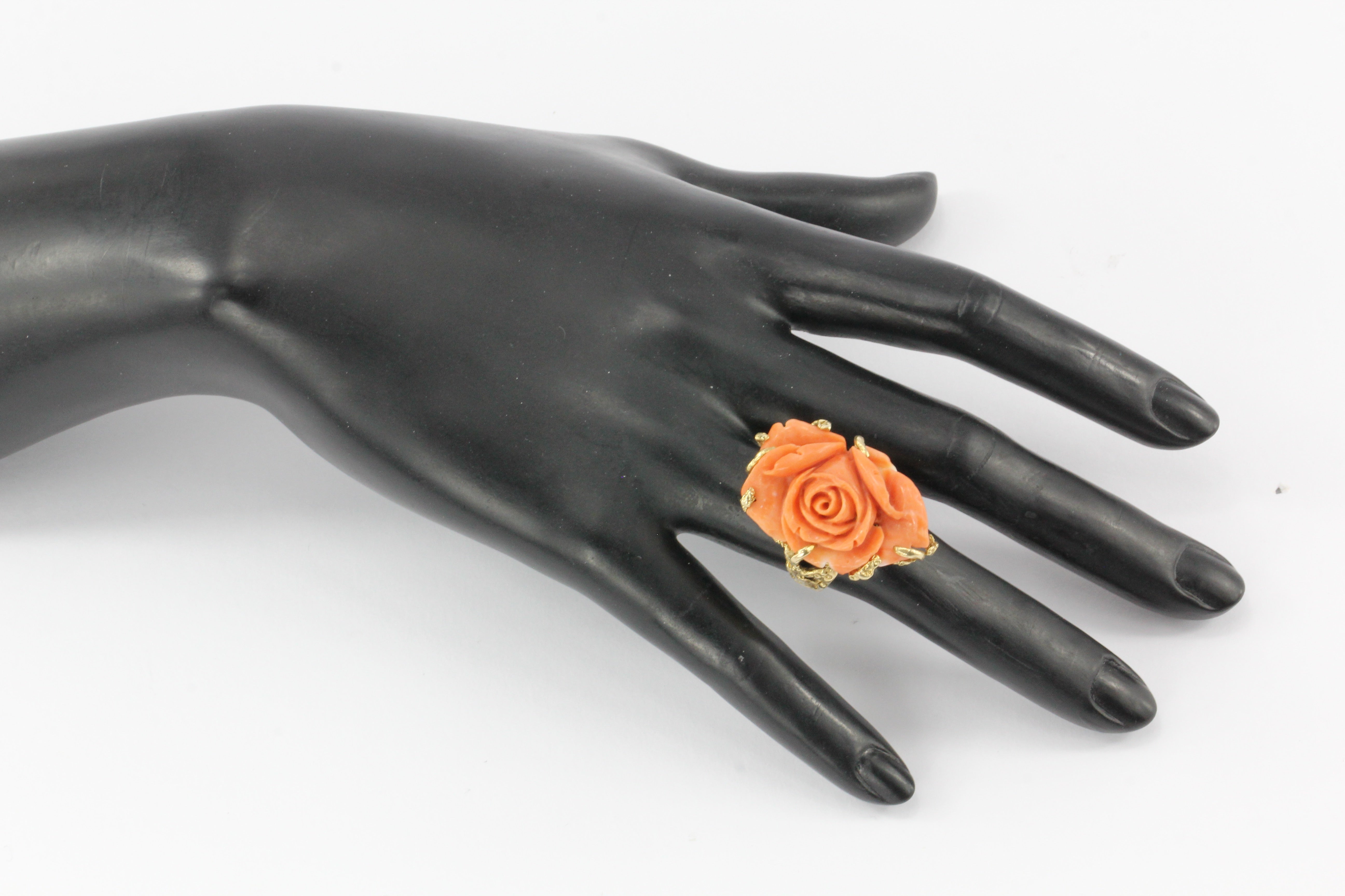 Retro 14K Yellow Gold Coral Carved Flower Cocktail Ring Size 7 - Queen May