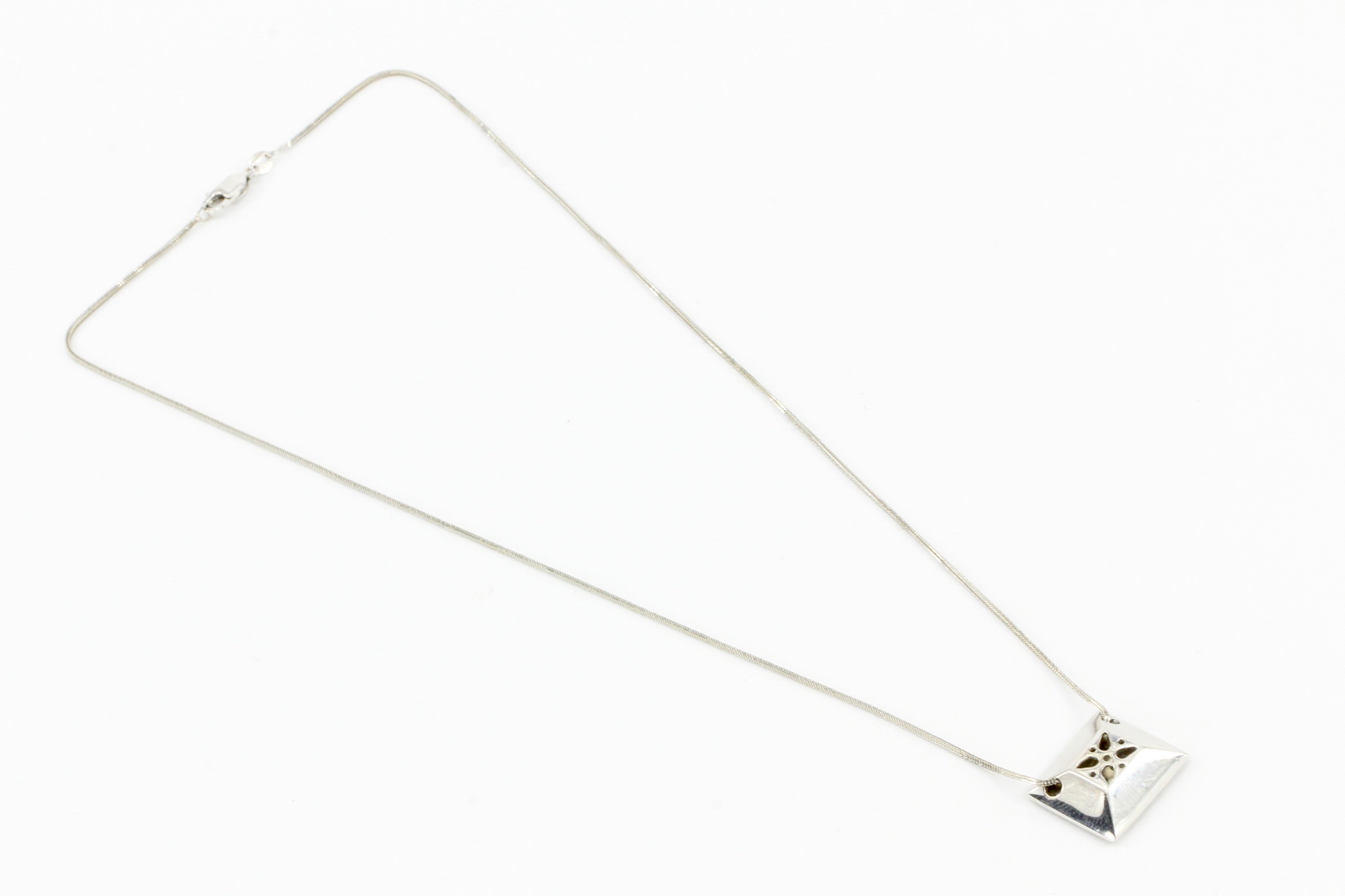14K White Gold 2 CTW Baguette And Round Cut Diamond Necklace - Queen May