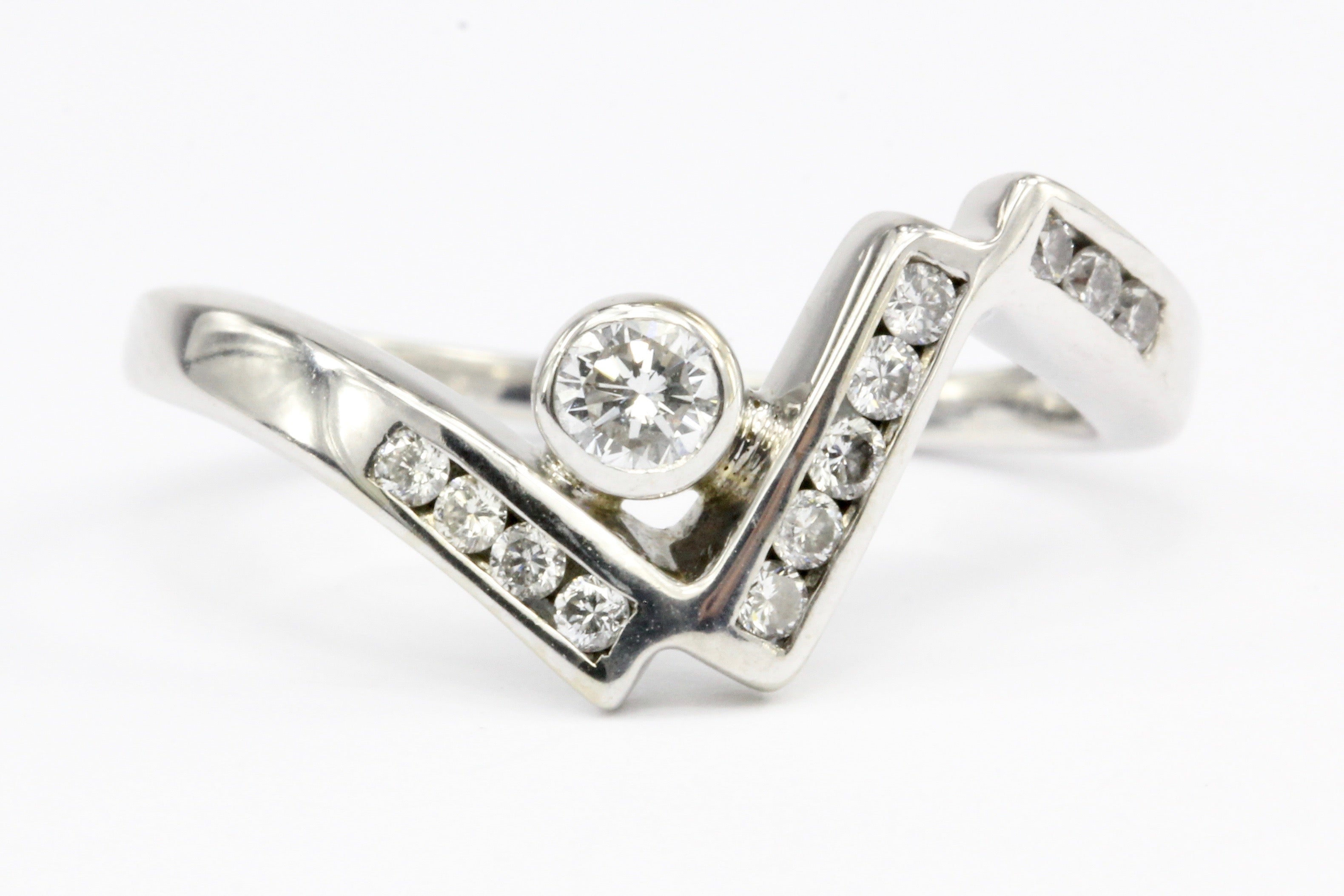 Retro 14K White Gold Asymmetrical Diamond Band Ring Size 6.75 - Queen May