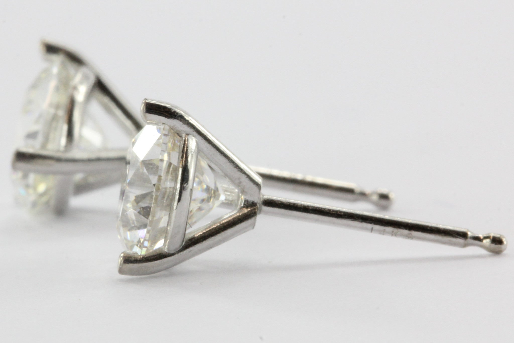 14K White Gold 1.75 Carat total weight Diamond Earrings - Queen May