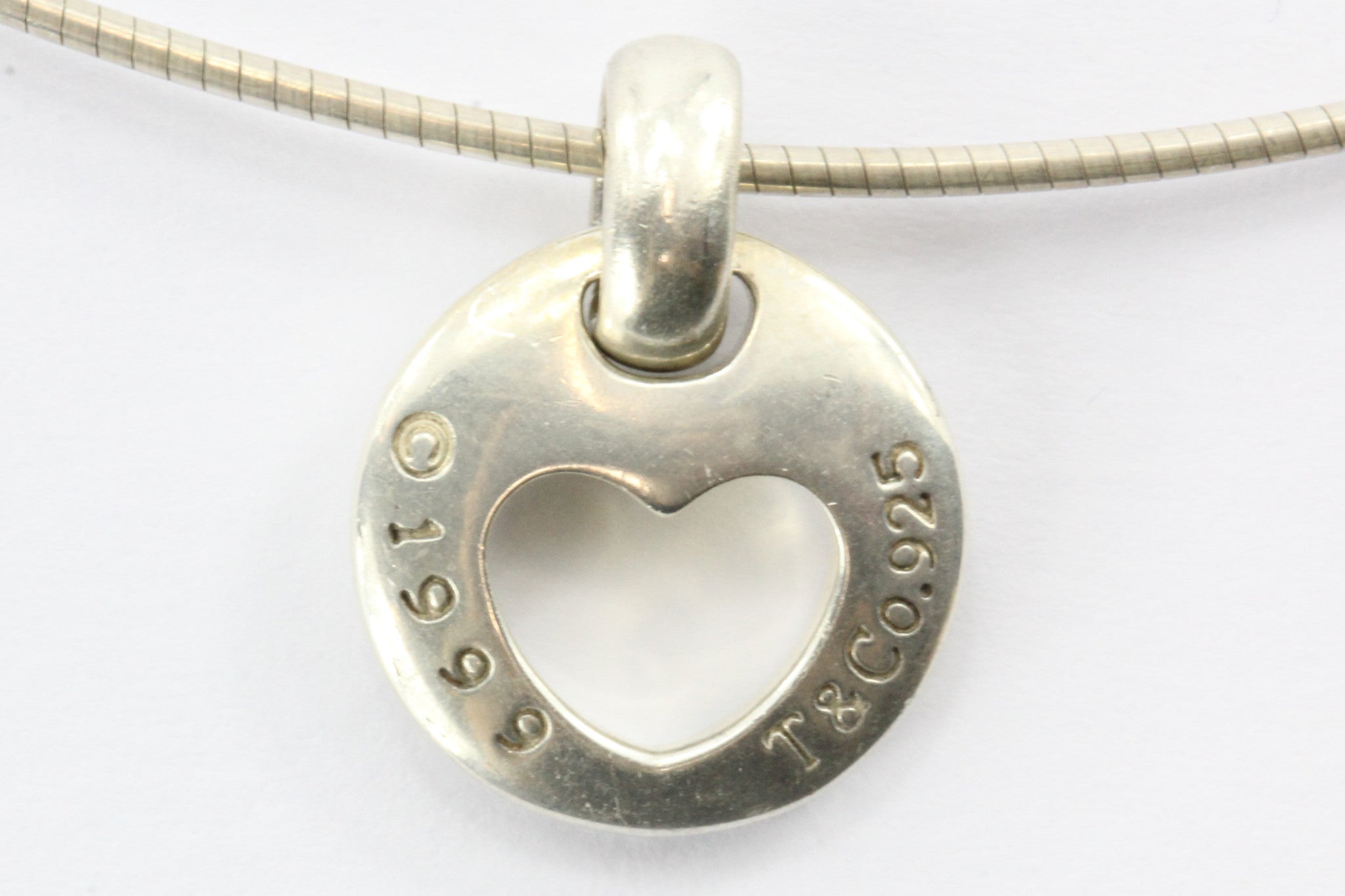 Tiffany & Co 1999 Sterling Silver Heart Stencil Circle Pendant Necklace - Queen May