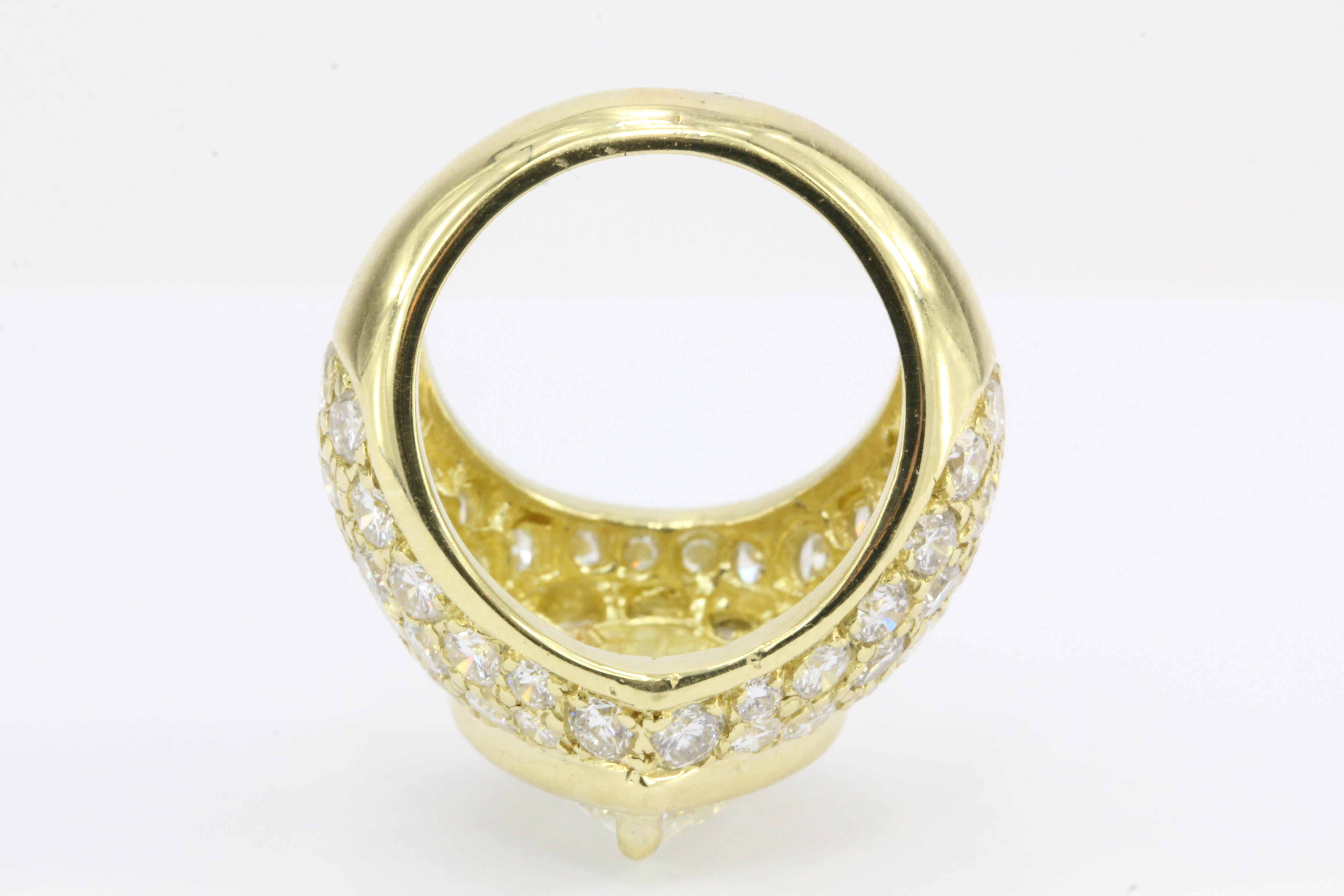 Modern 18K Yellow Gold 3.51 Carat Pear Shaped Diamond Ring GIA Certified - Queen May