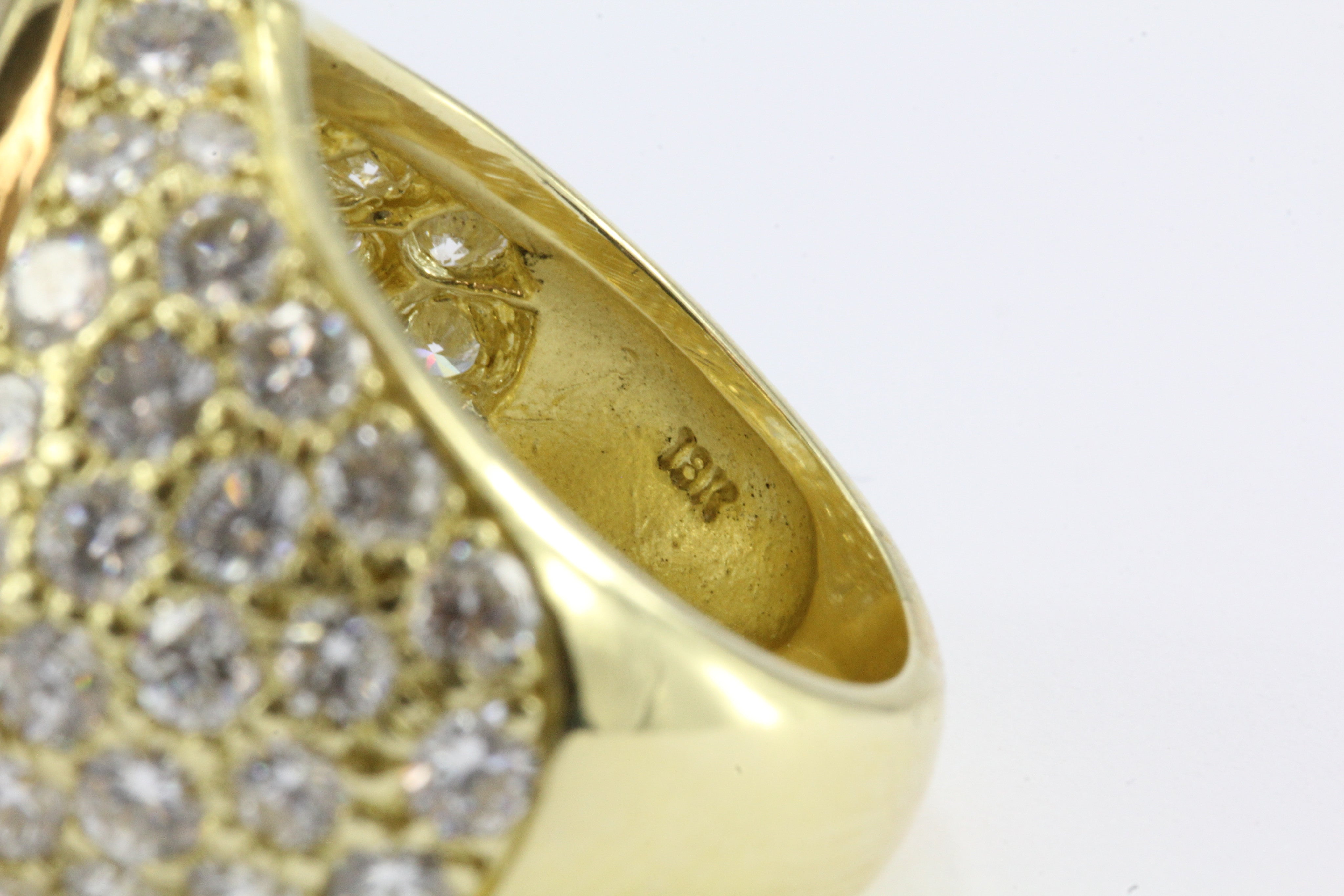 Modern 18K Yellow Gold 3.51 Carat Pear Shaped Diamond Ring GIA Certified - Queen May